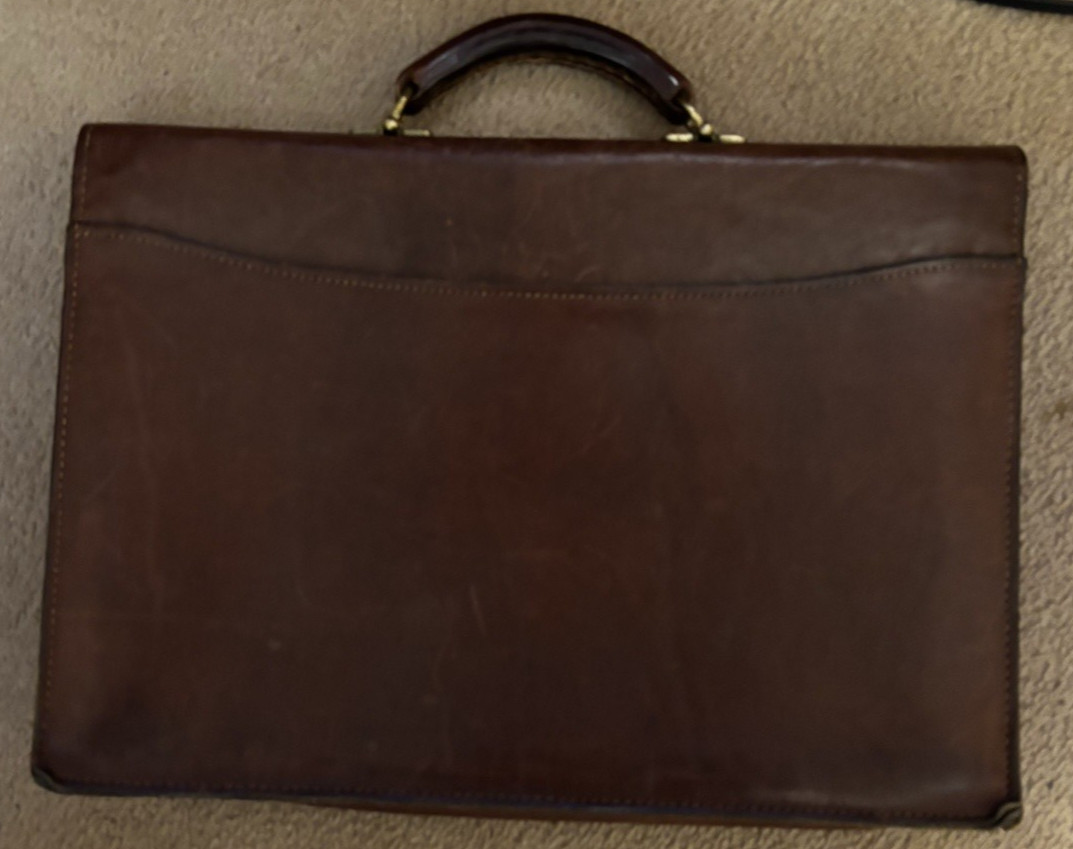 Schlesinger Lawyers Briefcase Casesetter California Saddle Leather VTG 1970’s
