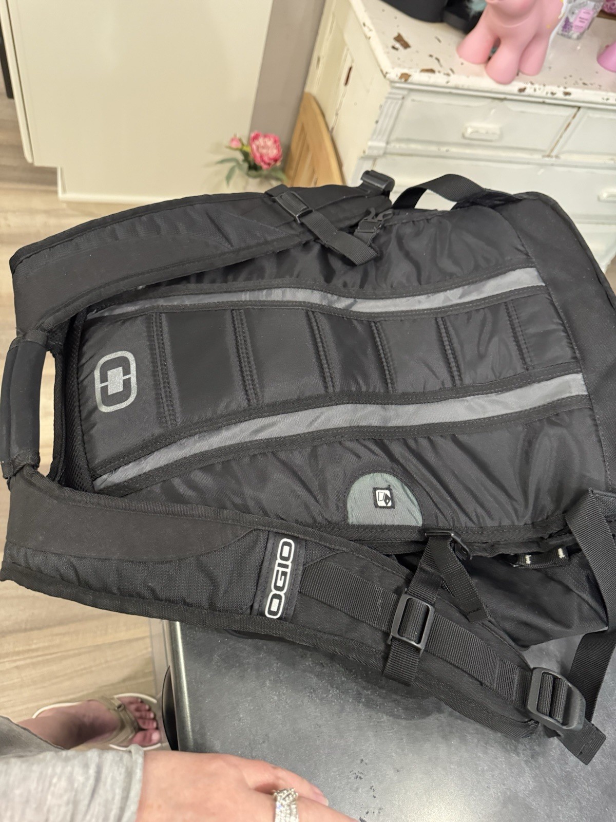 Ogio Tech Specs Metro Street Backpack Black Bag Technical Laptop Zippers Pockets