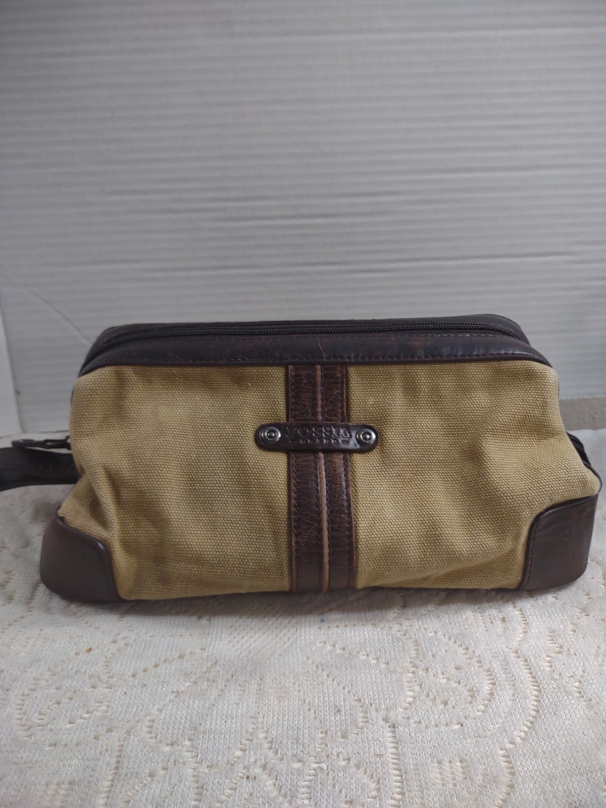Fossil Canvas & Leather Brown Beige Toiletry Cosmetic Travel Bag Hinged Lid Read