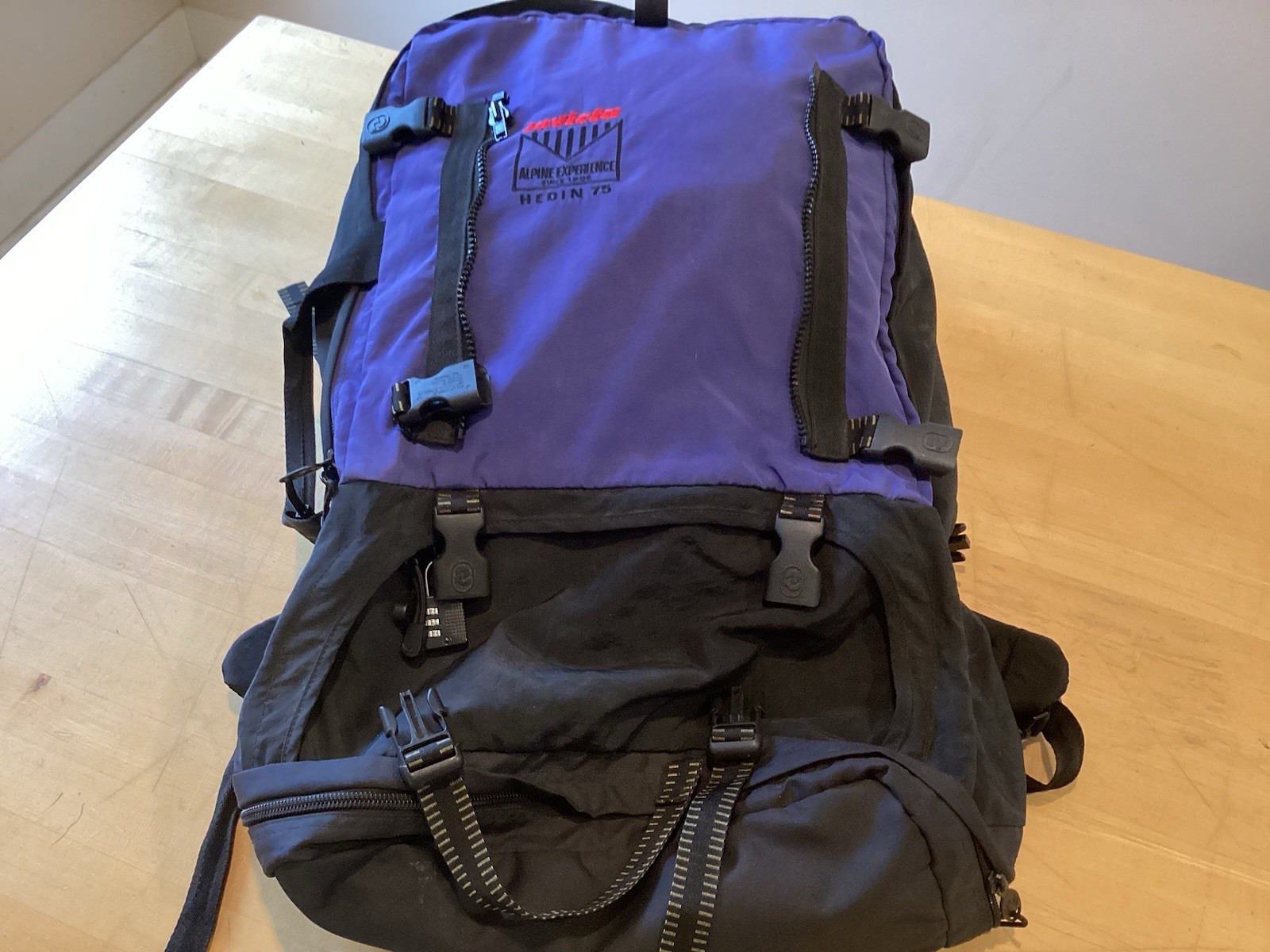 invicta backpack vintage Hedin 75 Hiking Climbing Camping Outdoors