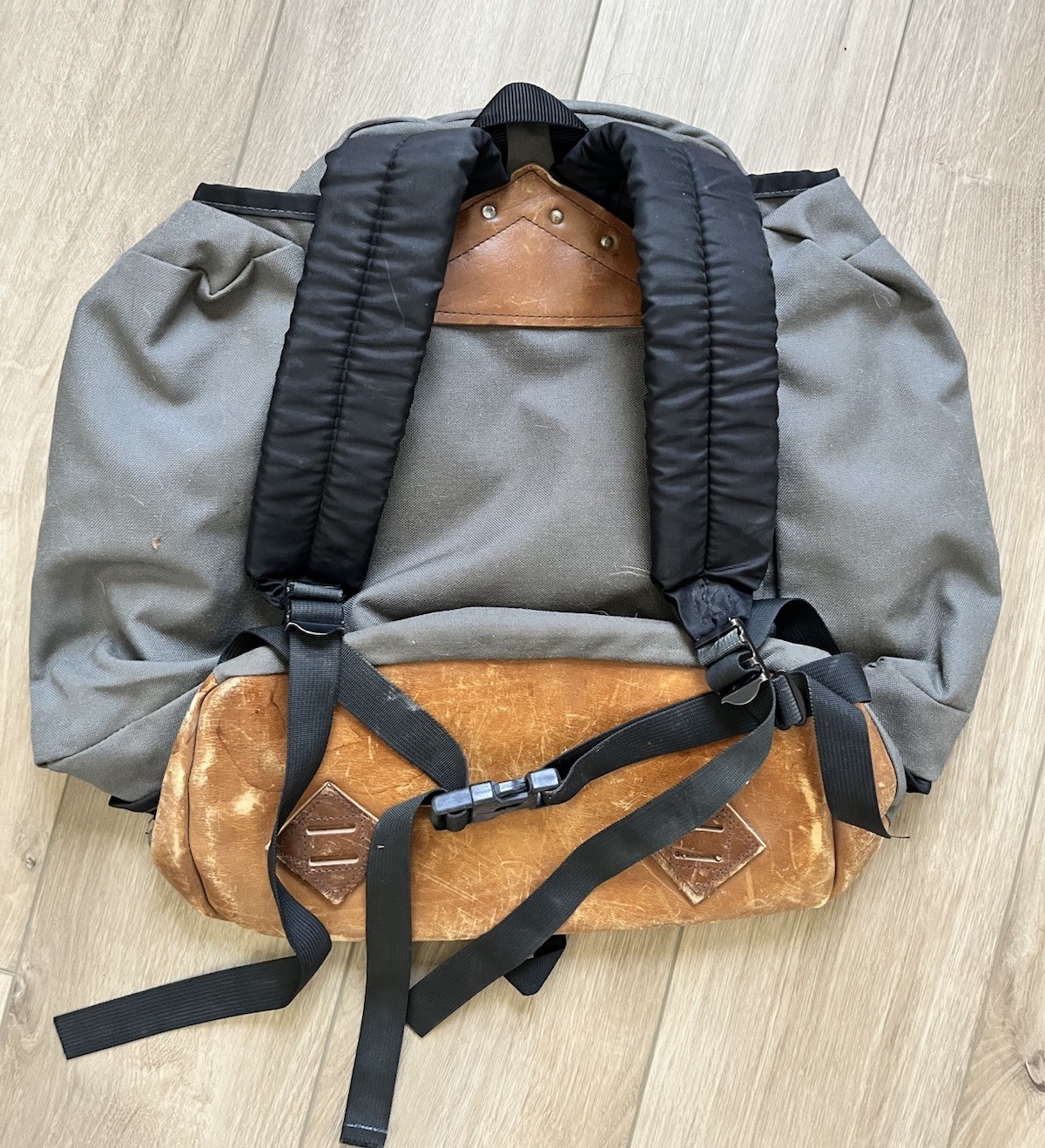 VTG Jansport Super Sack Canvas Backpack Gray Leather Bottom Hiking Pack USA MADE