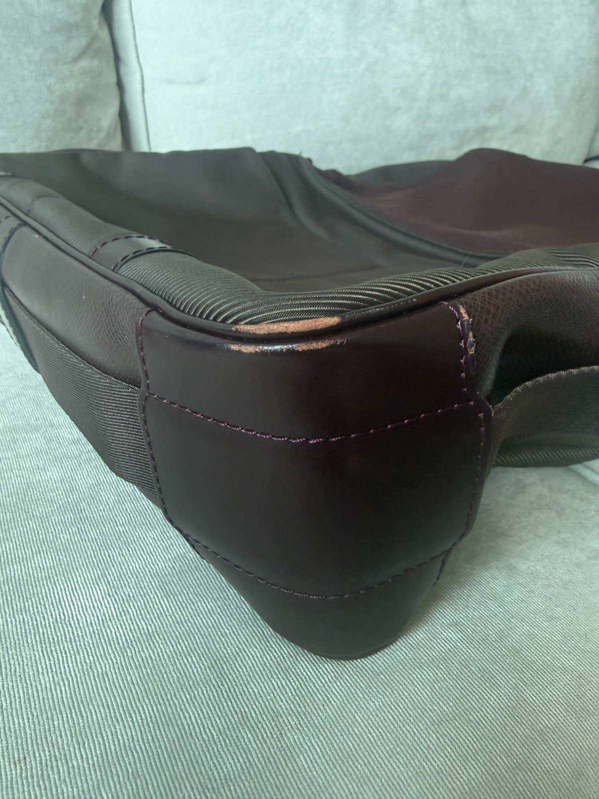 Louis Vuitton Dersou Messenger Bag Bordeaux Taiga Leather Men’s Crossbody
