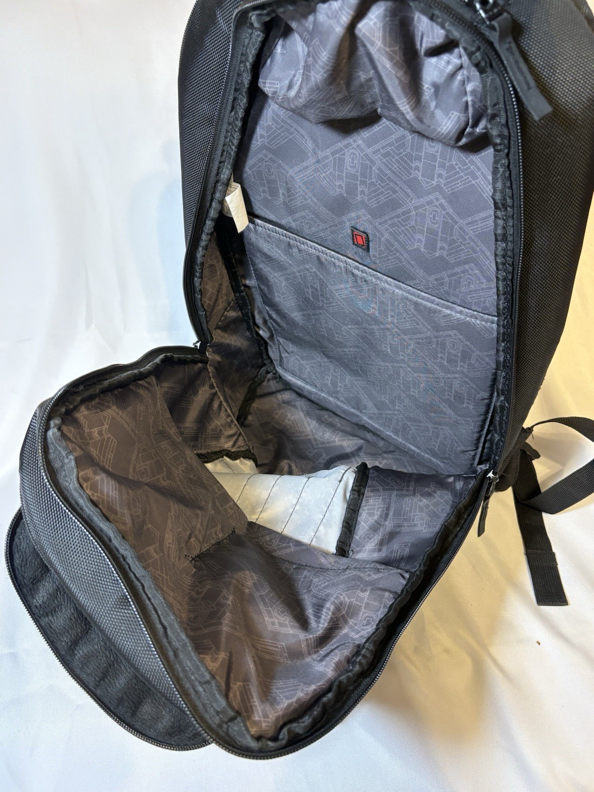 OGIO Black Men’s Backpack Zip Closure Top Handle Padded Inner Outer Pockets