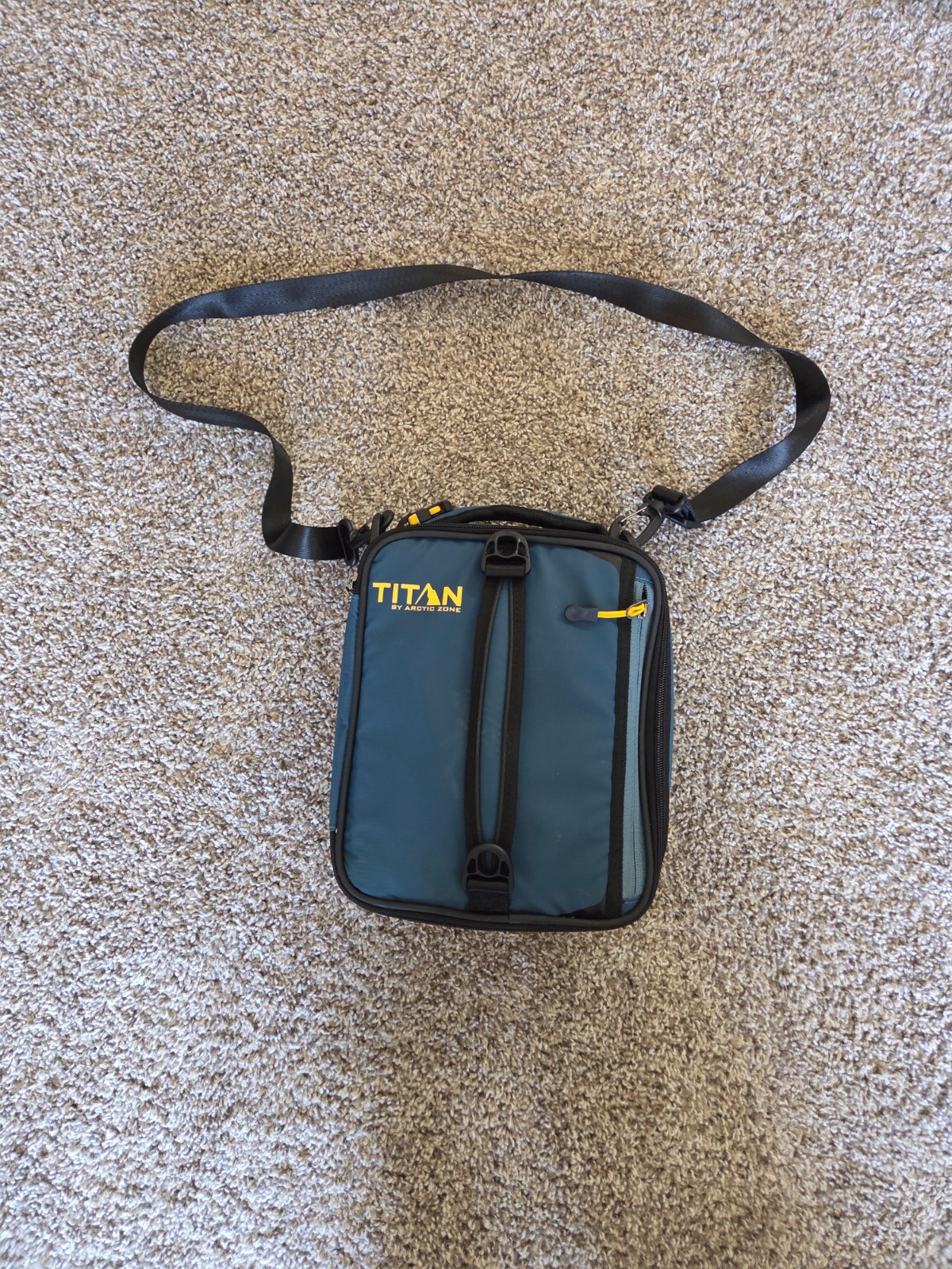 Titan by Arctic Zone – Fridge Cold Expandable Lunch Bag with Reusable Ice Walls