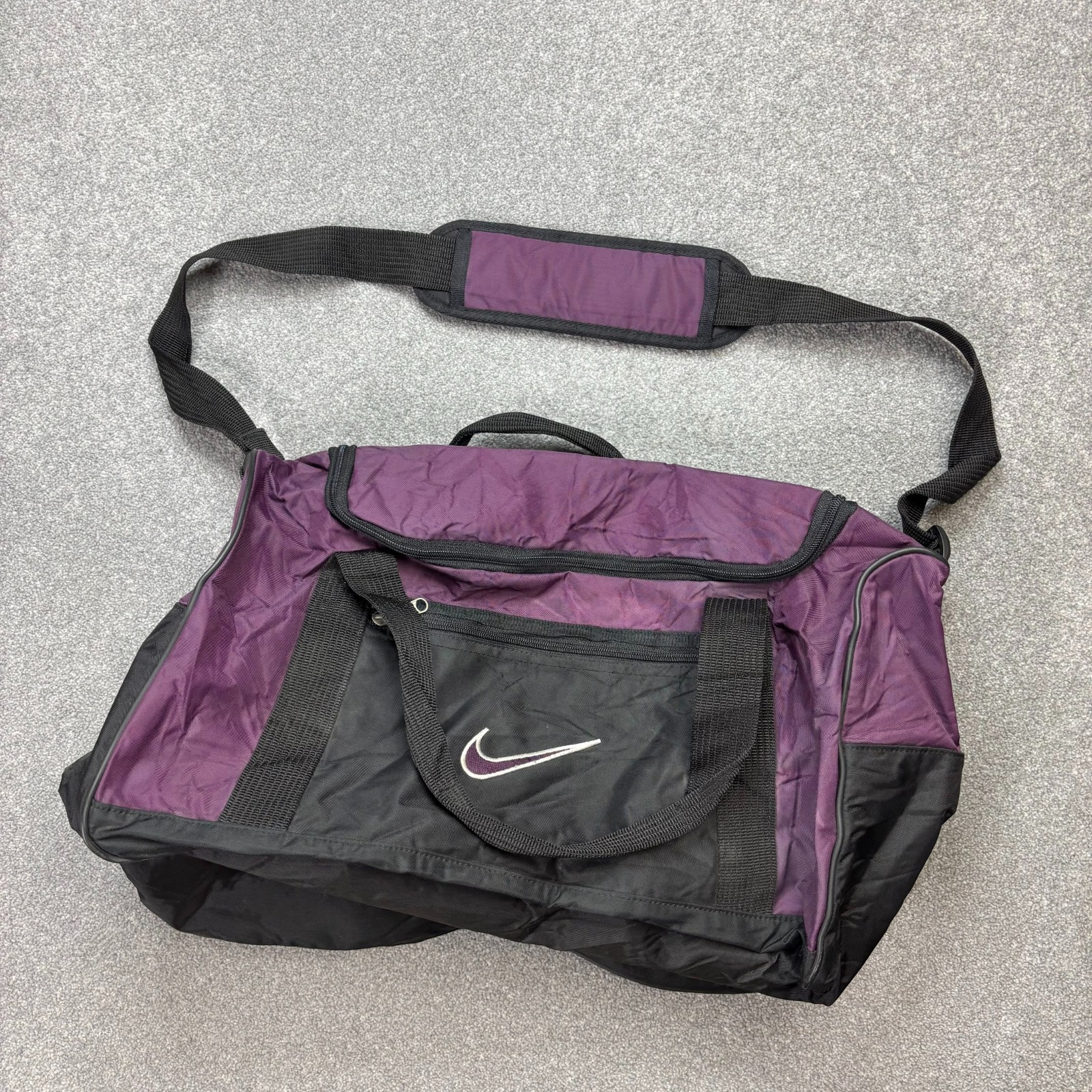 Nike Bag Adult Purple Utility Duffle 90s Swoosh Sports Outdoors Casual Logo Mens
