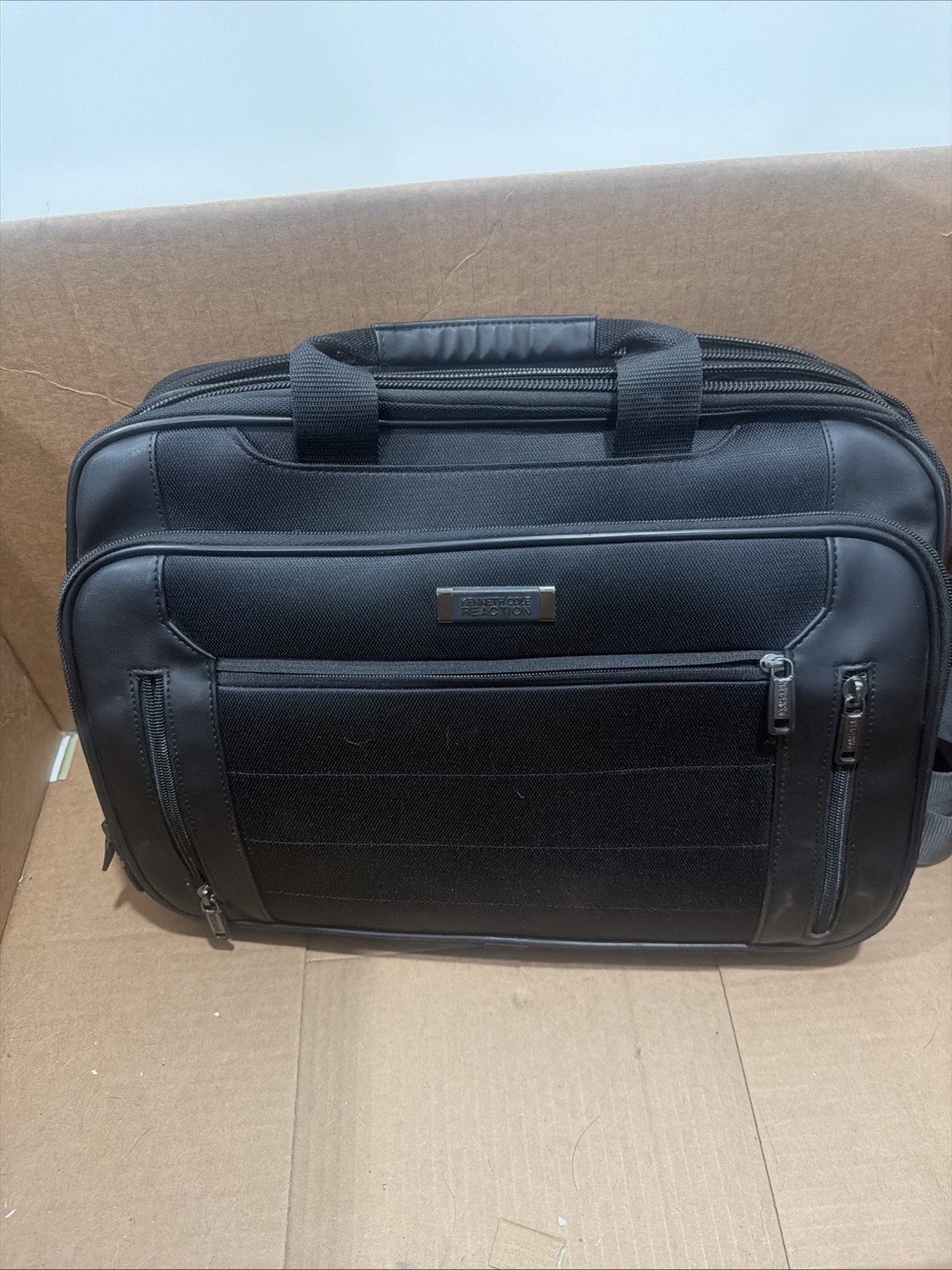 Kenneth Cole Reaction Black Laptop Bag w/straps