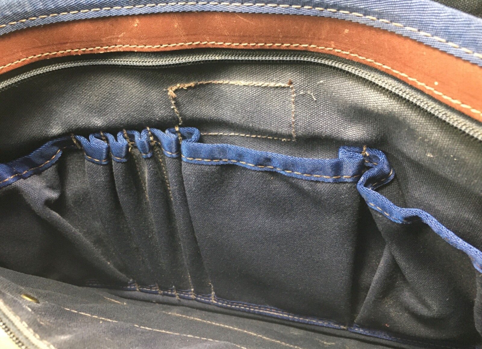 Vtg Wilderness Pride Battenkill Leather Travel Messenger Attache Top Handle Bag