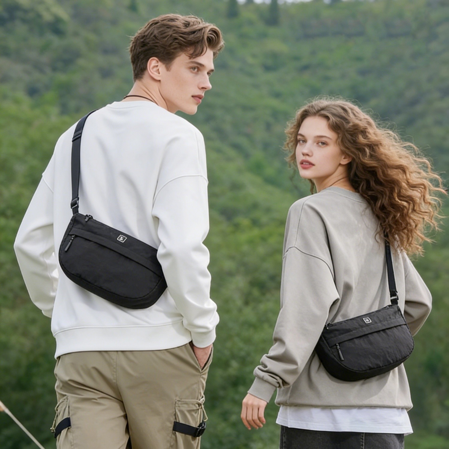 OIWAS Crossbody Bag Lightweight Adjustable Sling Bag Men Women Crecent Bag Black