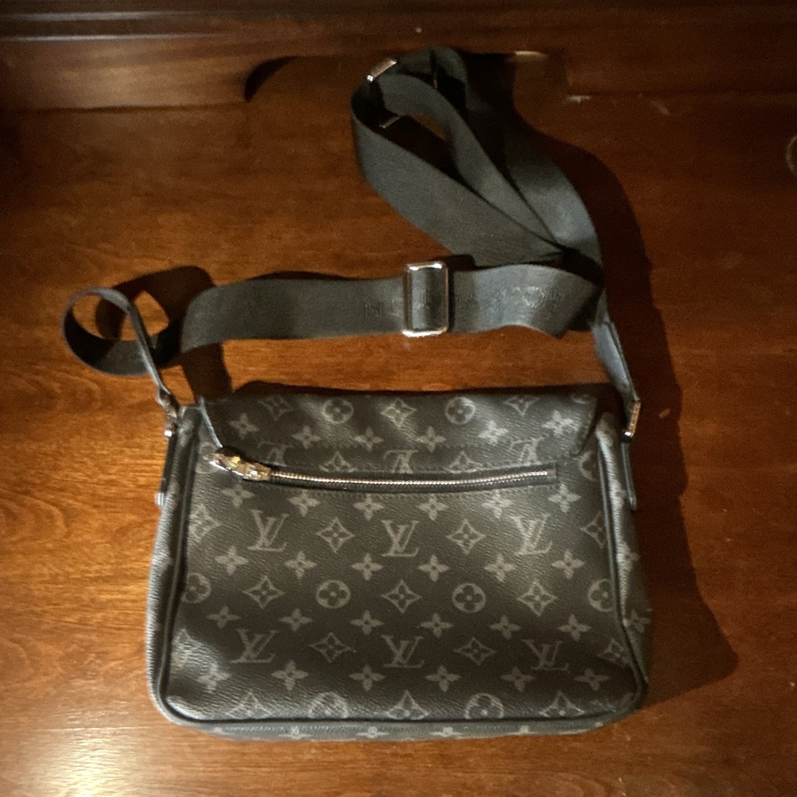 Louis Vuitton Monogram Crossbody Bag Black/Gray Zip Adjustable Strap Men