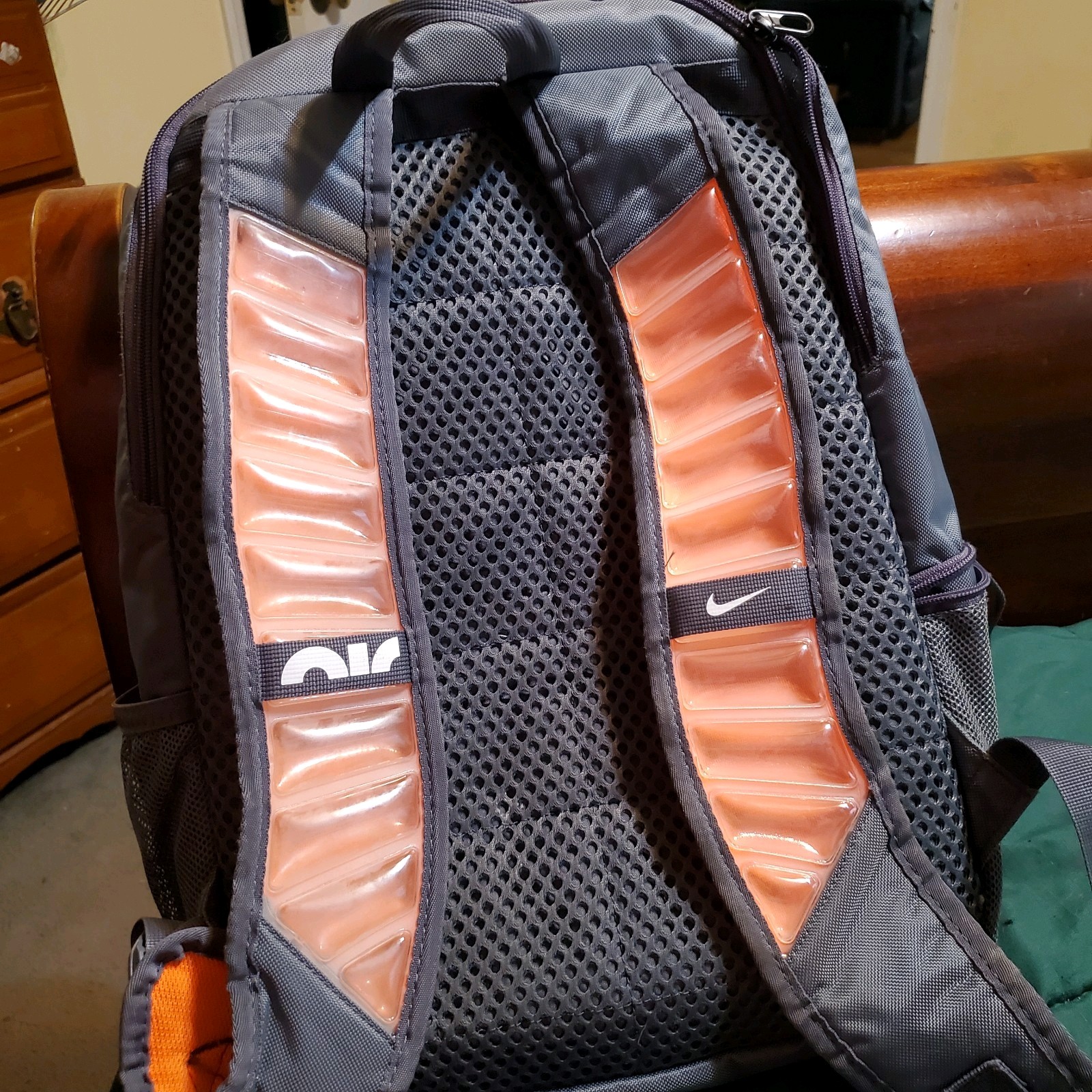 NIKE Brasilia Varsity Training Backpack 18” Gray Orange Black – Pre Owned.