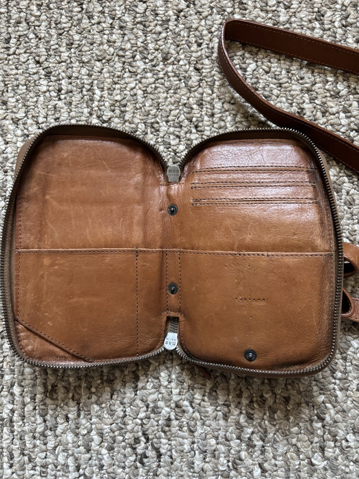 This Is Ground Brown Leather Bad With Zipper