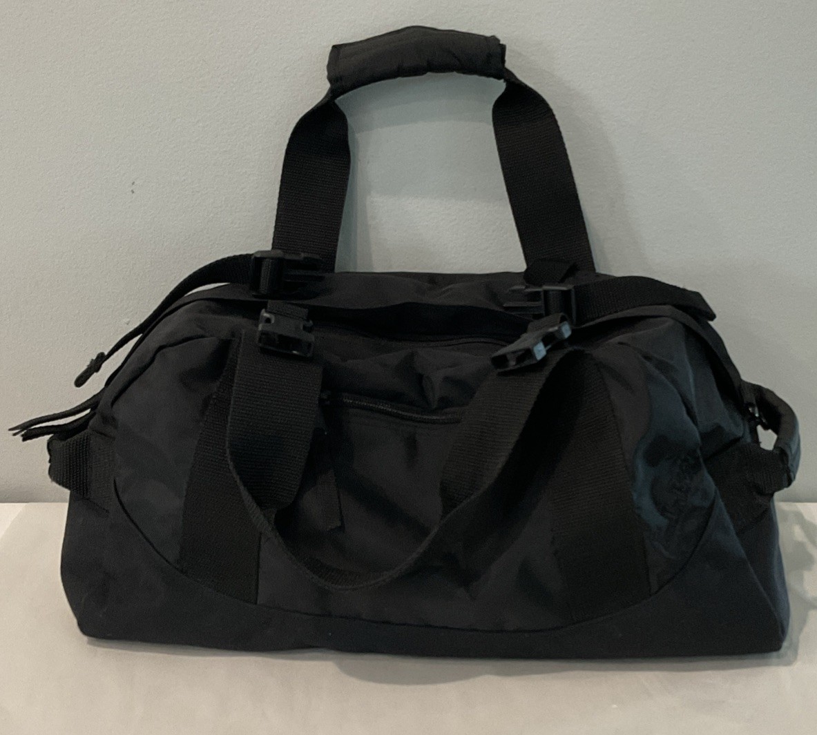 L.L. BEAN – ON221 Black Carry On Duffle Bag Handles / “No Shoulder Strap”
