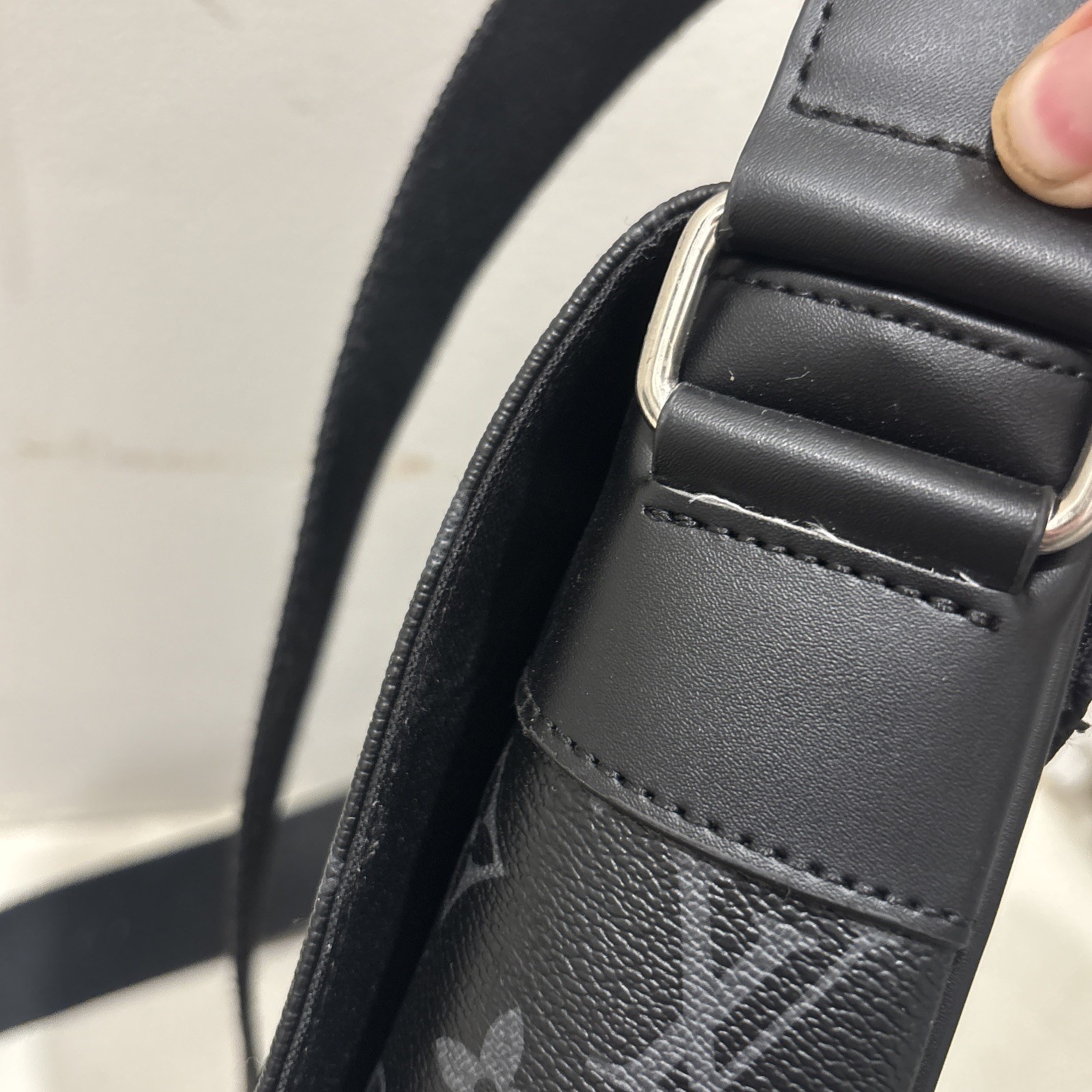 Louis Vuitton Monogram District Messenger Bag Black LV Crossbody Mens Unisex Bag