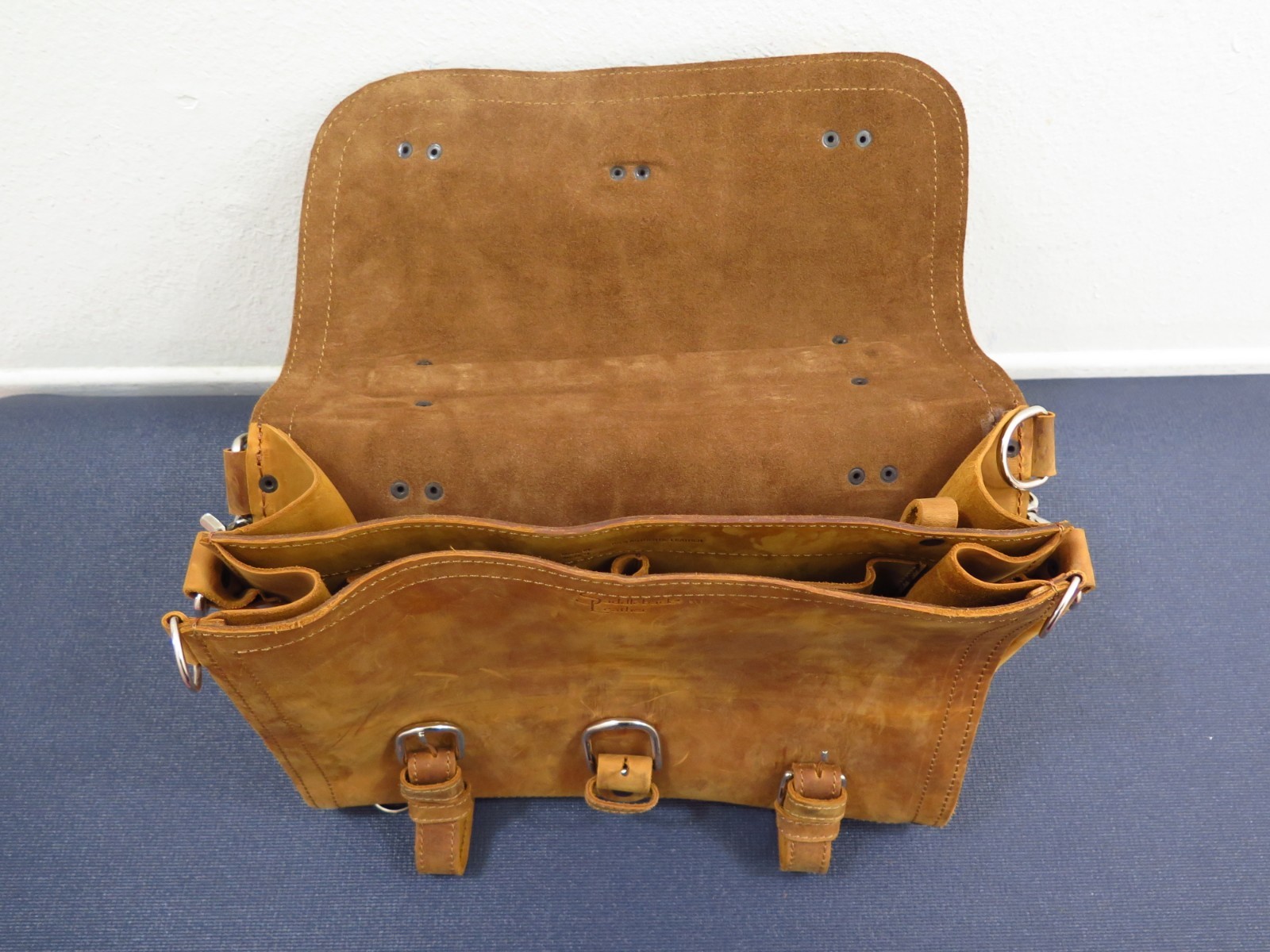 Saddleback Leather OLD LOGO 16″ LARGE CLASSIC BRIEFCASE Tobacco Brown 2-Rivet