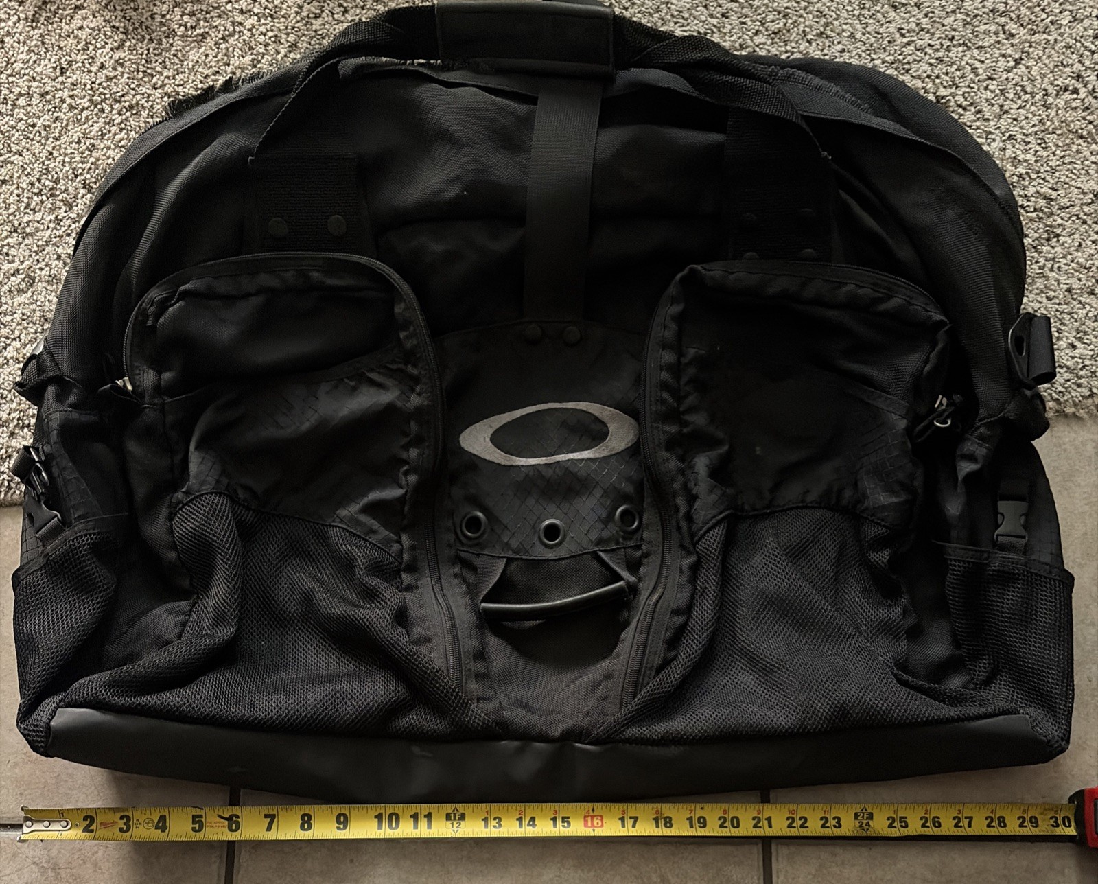 Oakley Vintage Duffle Bag Black, Y2k/90s Era