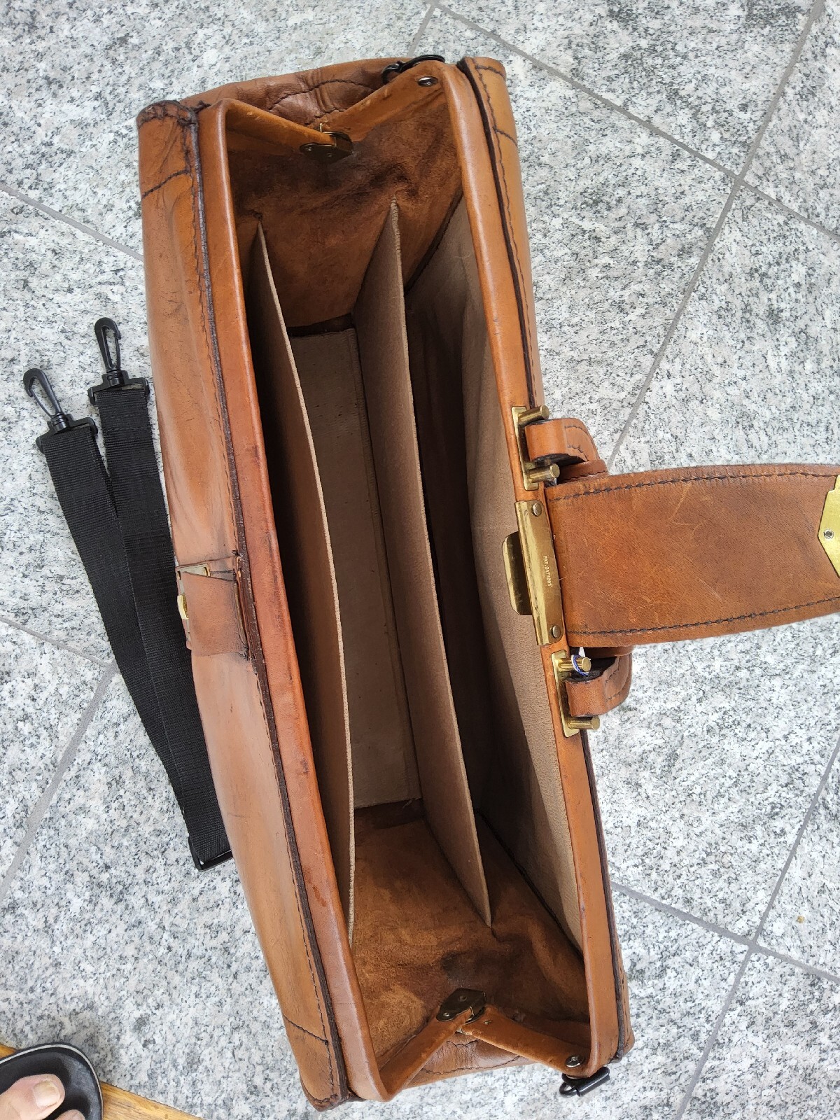 Mutual Leather Briefcase Combo Lock 18″x14″x6″