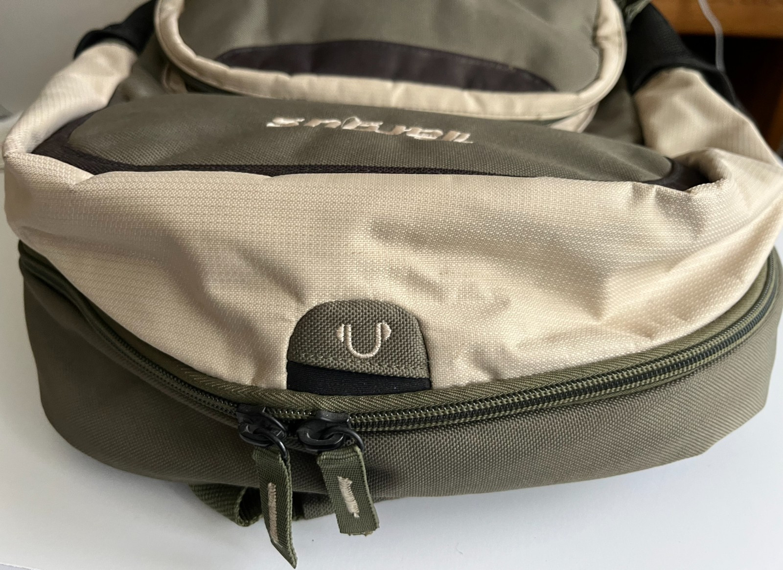 Targus Multipurpose Padded Backpack 16″ x 12″, Khaki Green & Beige