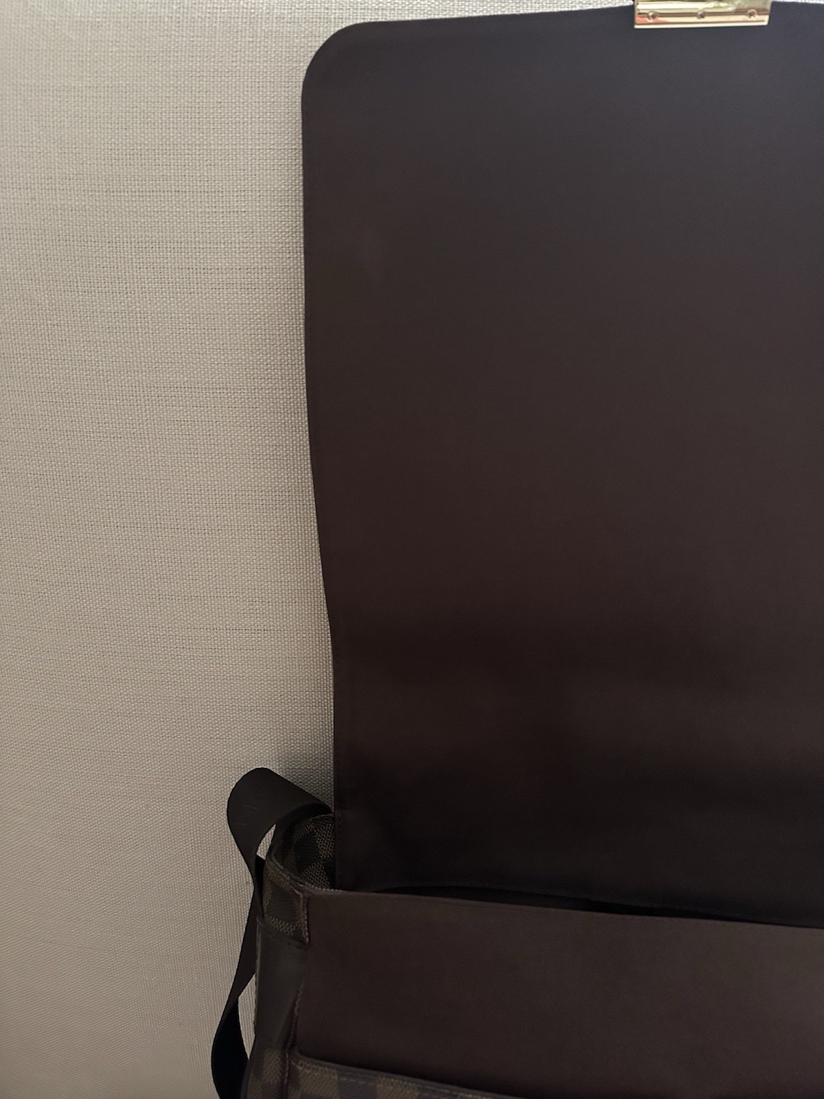 Louis Vuitton Damier Ebene Bastille Messenger bag – Excellent Condition