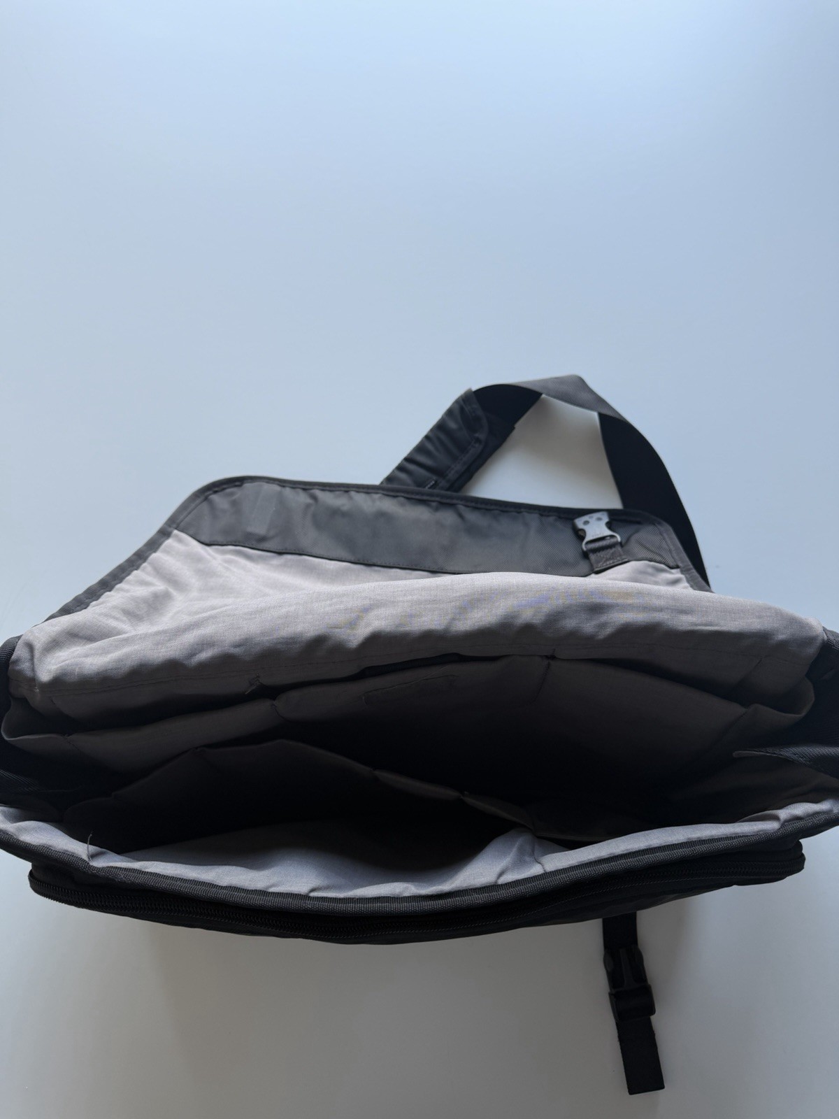 Briggs & Riley Verb Dispatch Messenger Expandable Laptop Bag Travel EXCELLENT