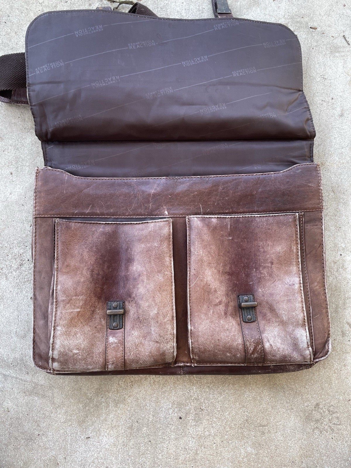 Kenneth Cole Reaction Full-Grain Leather Briefcase Worn, A Bit Distressed