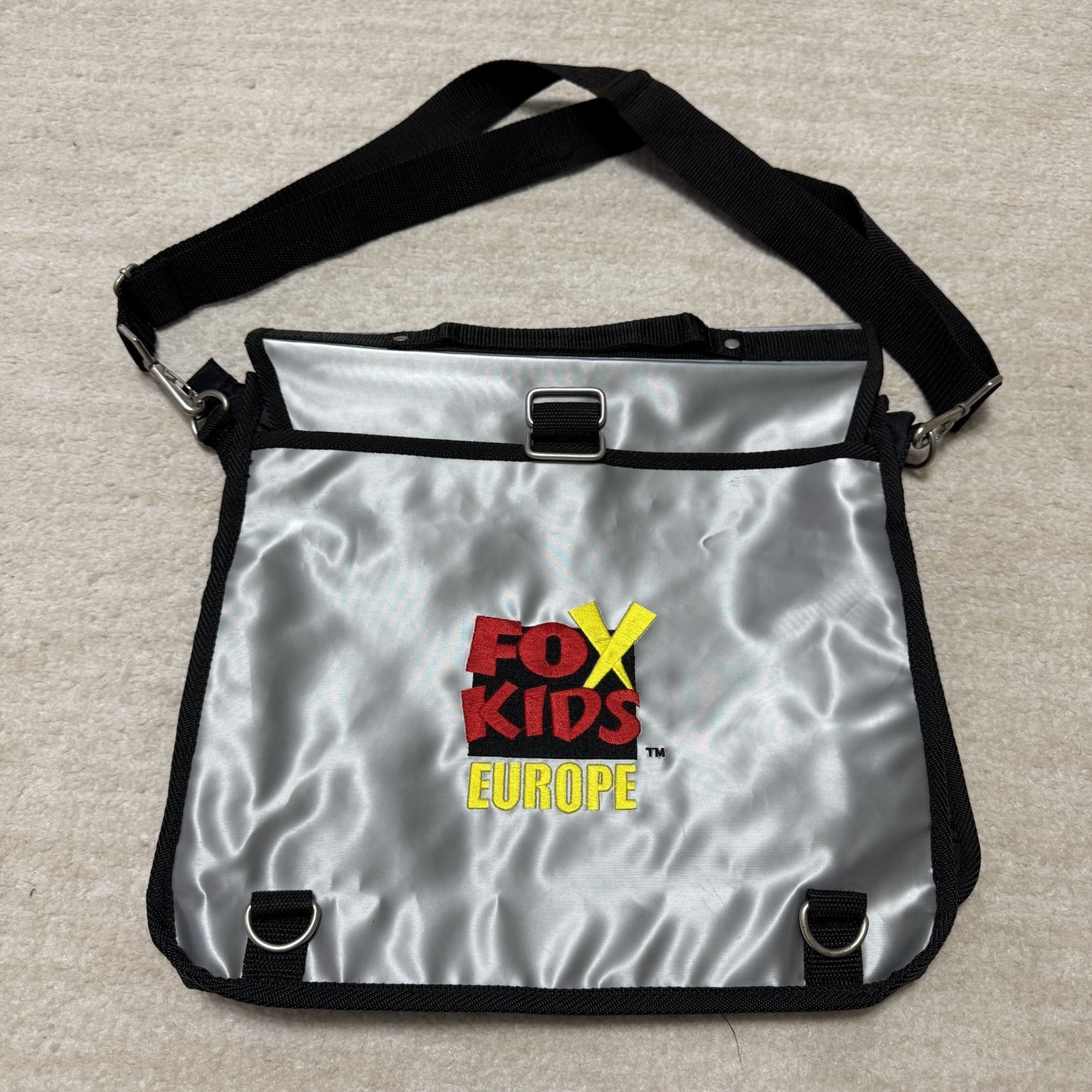 Vintage Fox Kids Europe Messenger Bag Silver Promo RARE Official Y2K