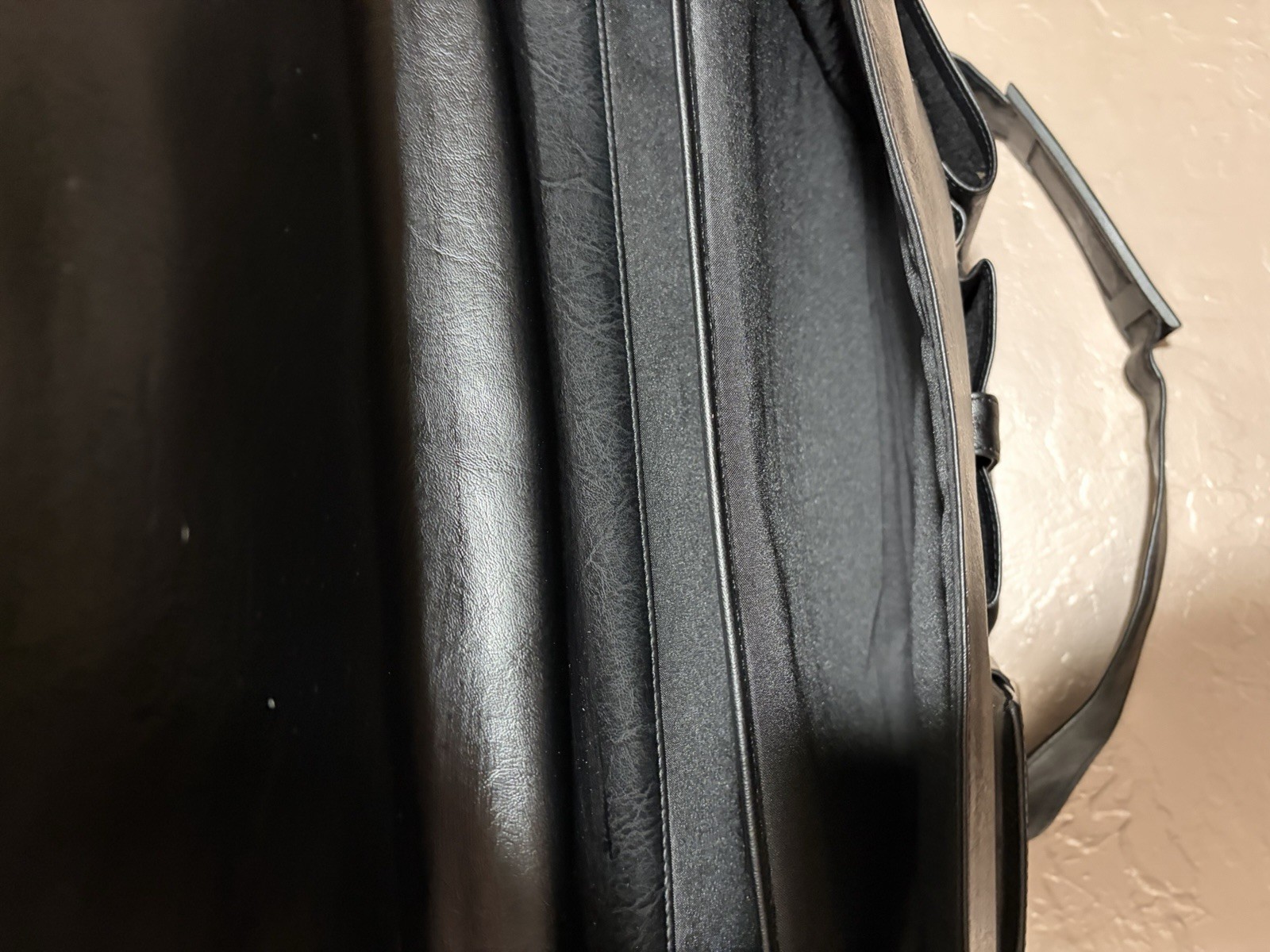 Black Durahide Leather Briefcase Shoulder Strap Buckle Zip Organizer-Slight Used