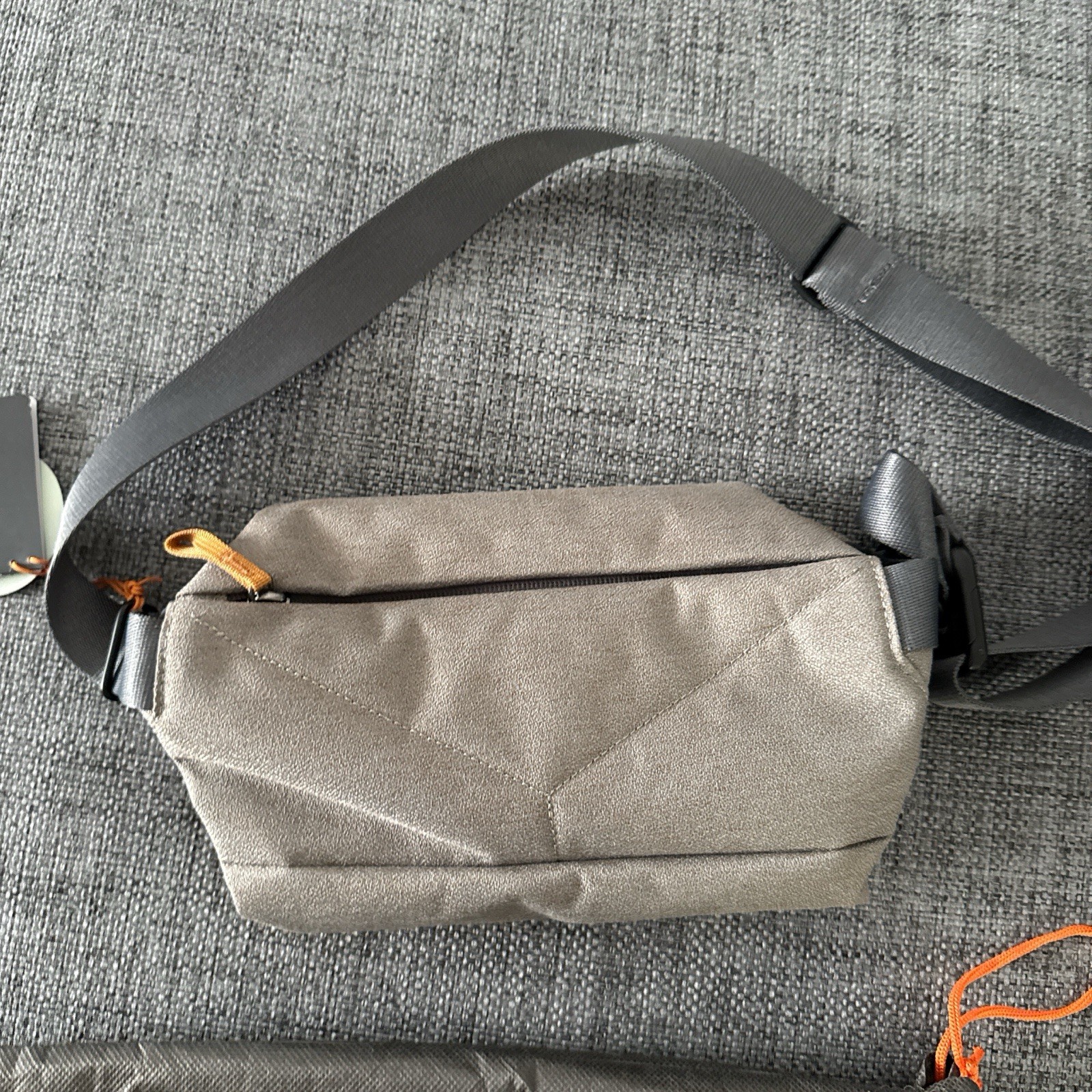 Bellroy Sling Mini Limestone/grey Brand new Unisex