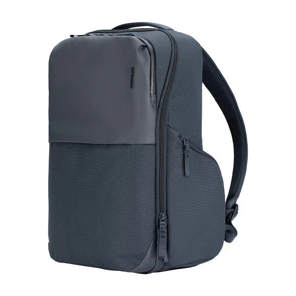 Incase A.R.C. Daypack – Brand New – 19.5L