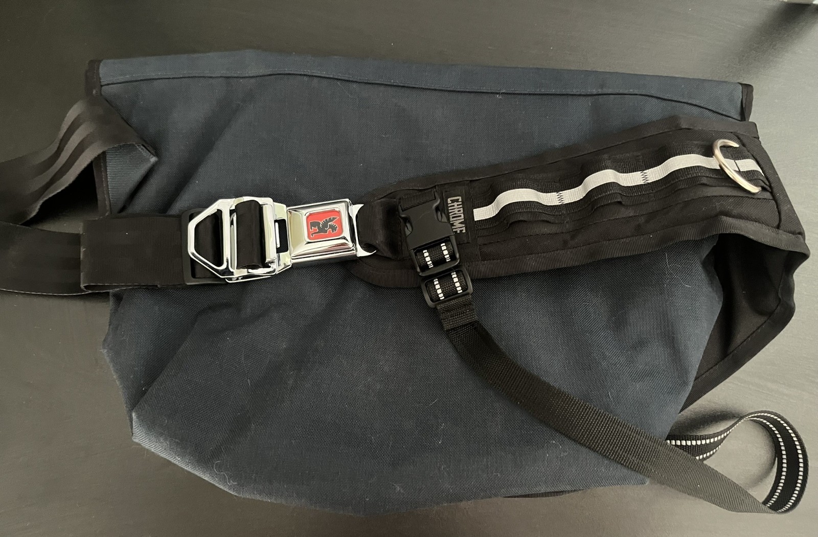 Near Mint Chrome Industries Messenger Bag M Size Navy Blue Mini Metro Seat Belt