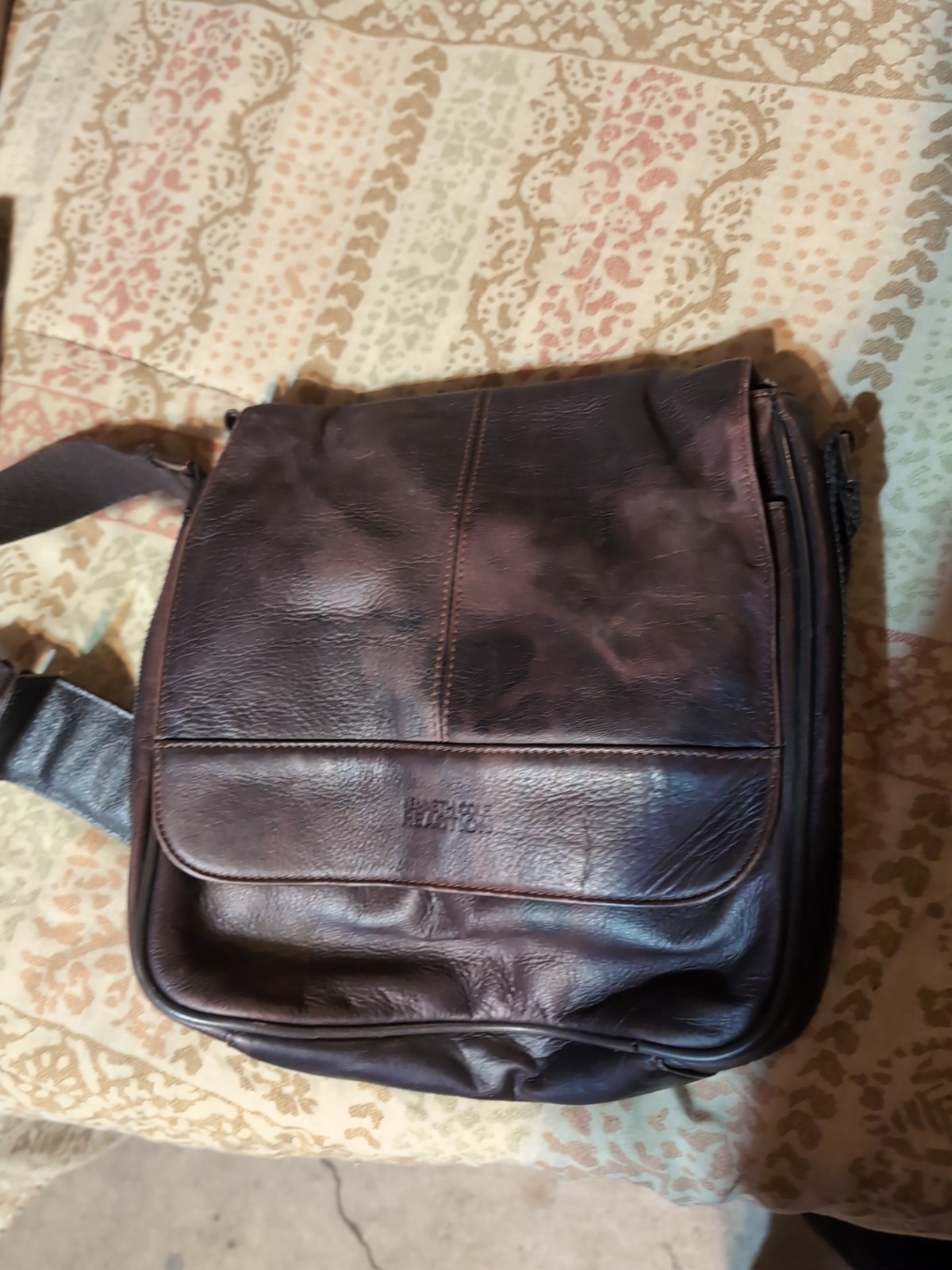 Kenneth Cole Reaction Genuine Leather Bag Brown