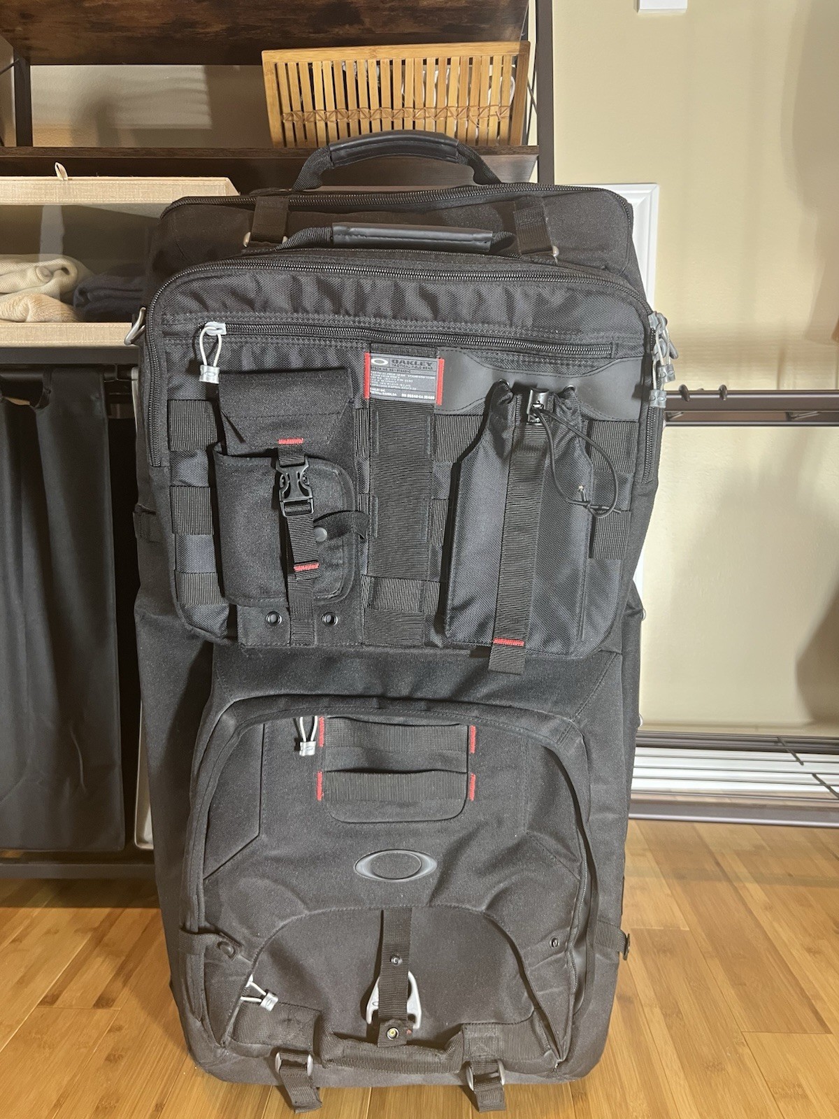 Oakley Tactical Field Gear AP Large Suitcase Roller w/ Carry On Detachable Bag