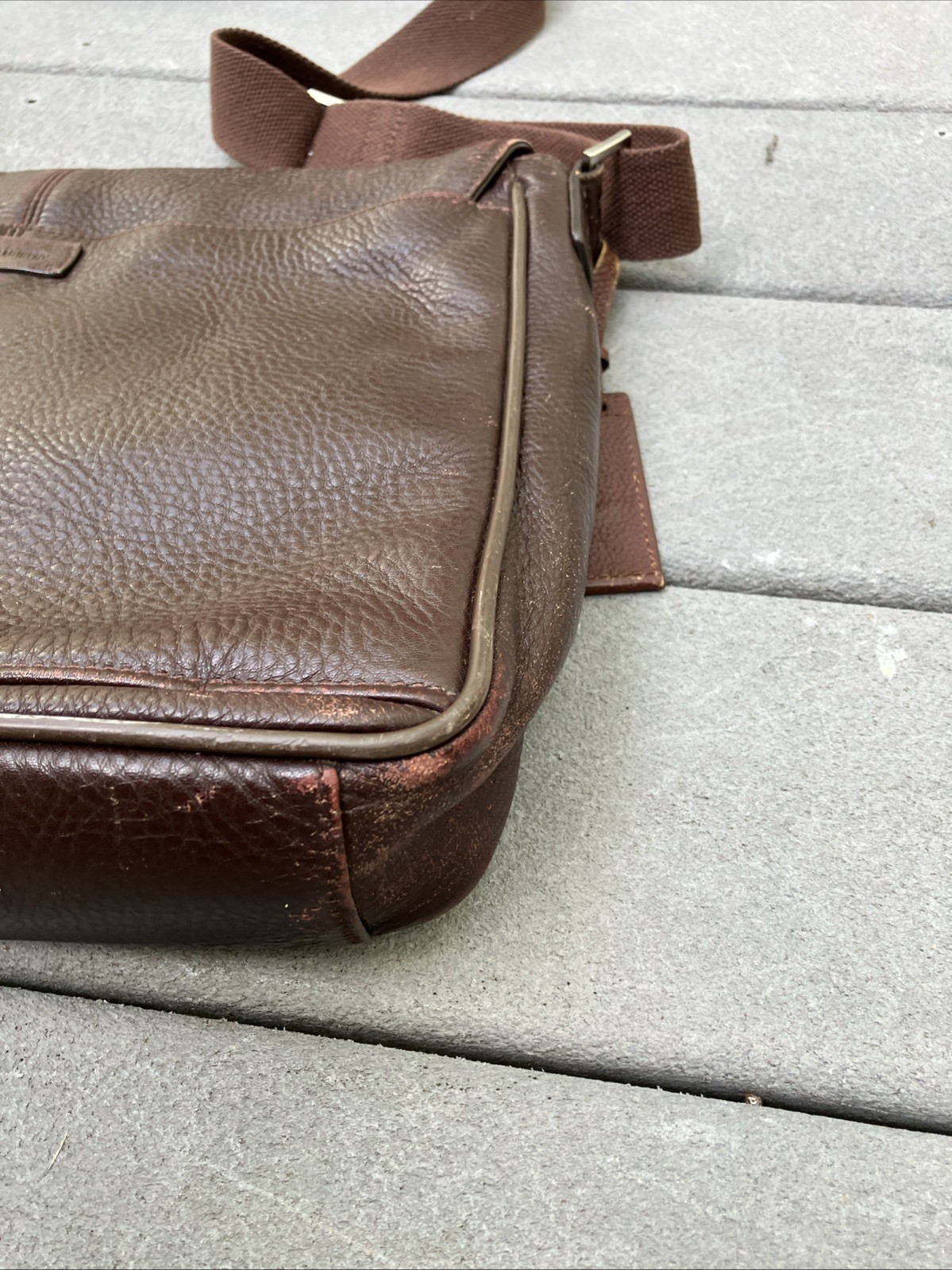 Johnston & Murphy Brown Leather Messenger Bag