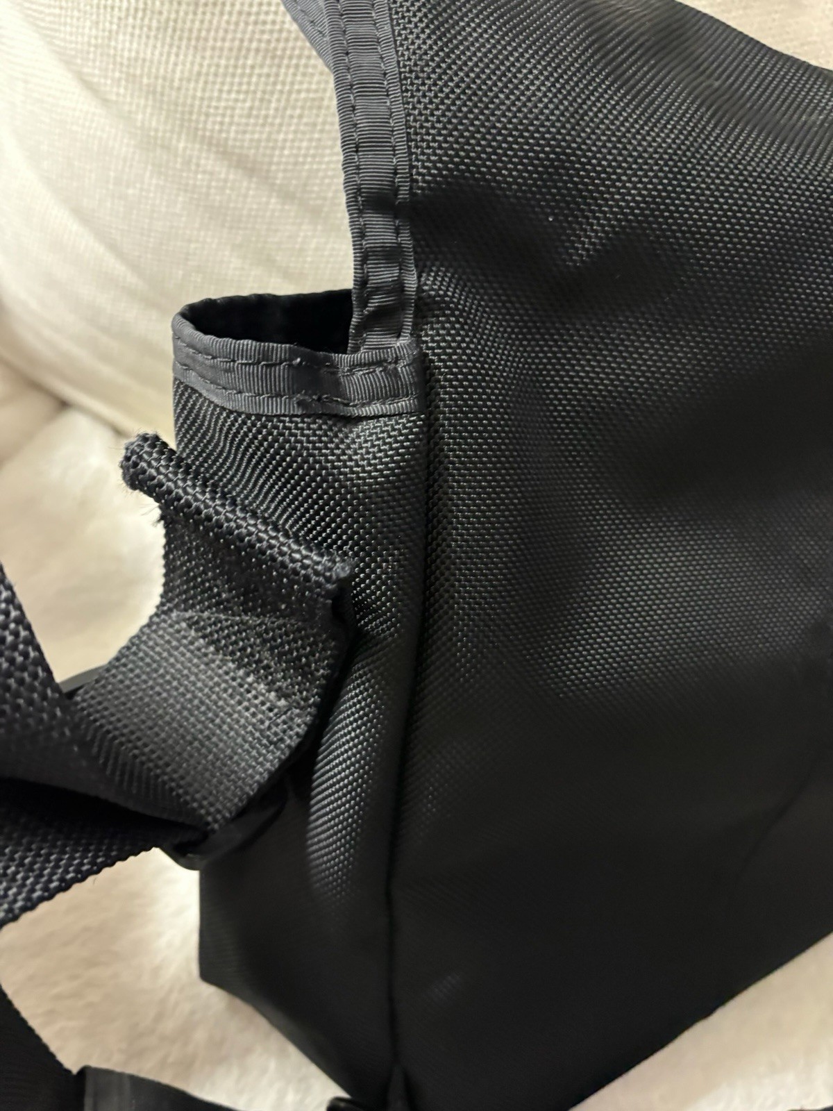 Timbuk2 Black Medium Messenger Bag Crossbody Adjustable Strap Pockets Buckle