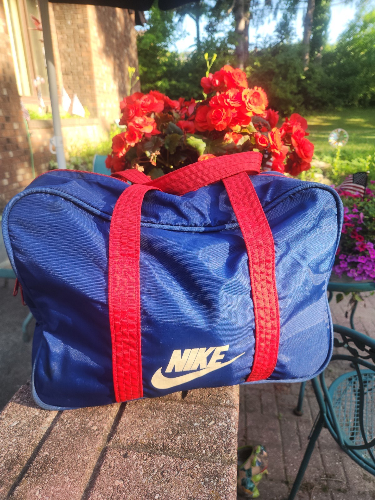 Vintage 1970s NIKE Duffle Gym Bag Taiwan Made YKK Zippers VERY NICE RARE BAG psa