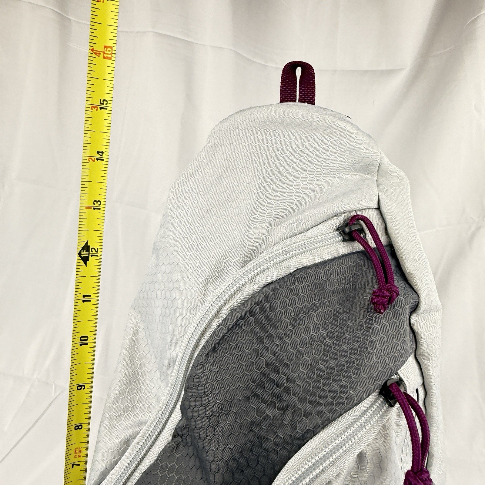 Ozark Trail Sling pack Light Gray Purple Trim Polyester 7 L approx 15x7x4″