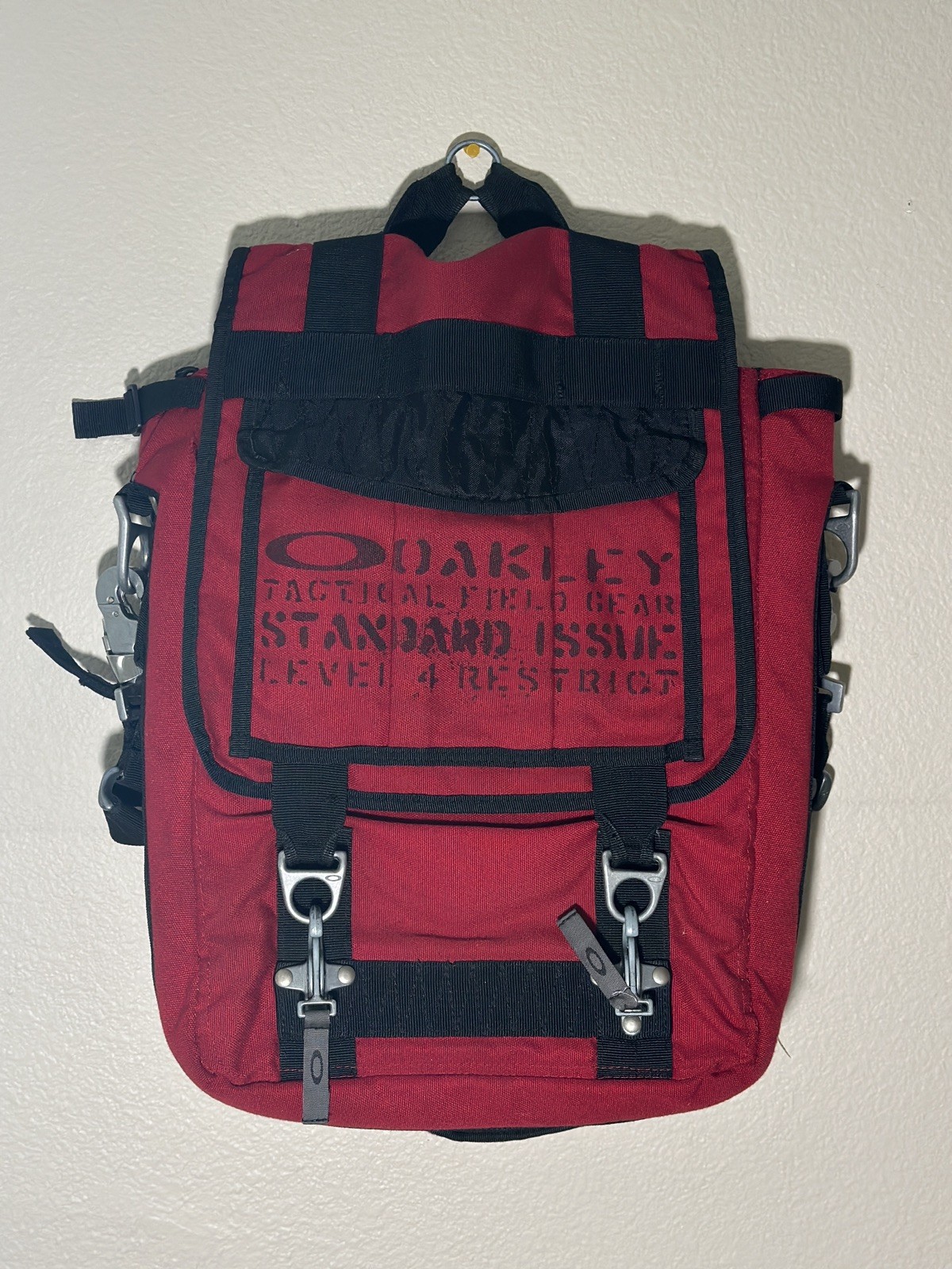 Oakley SI Tactical Field Gear Vertical Red Crossbody Bag