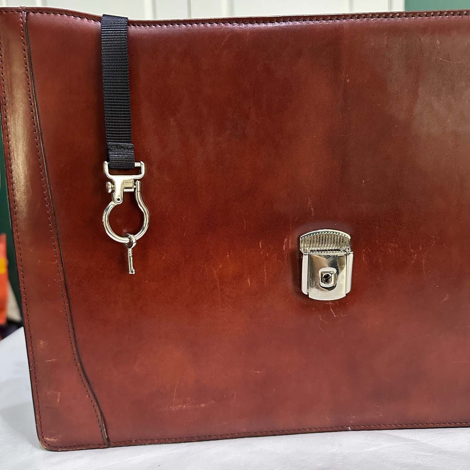 Bosca Old Leather Flap Over Briefcase Attache Doctors Lawyer Messenger Bag W/Key