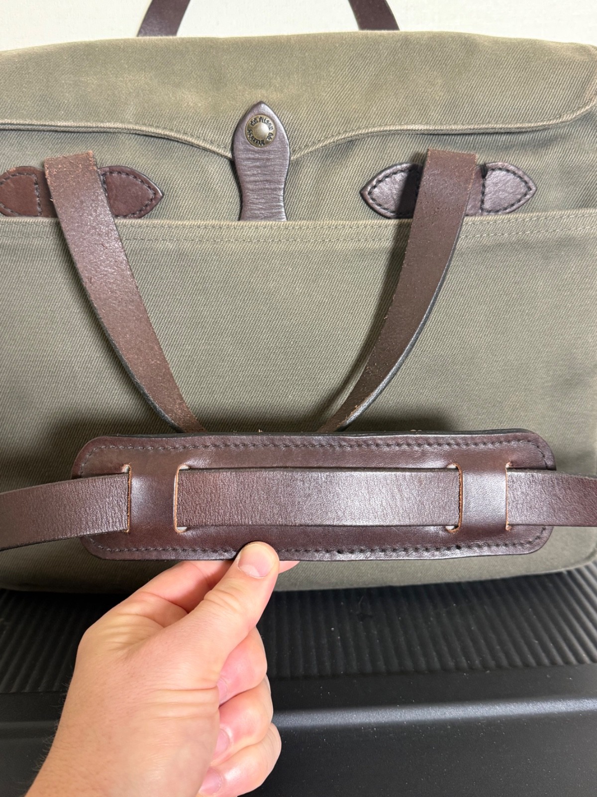 Filson 256 Original Briefcase EXCELLENT CONDITION Otter Green USA Leather