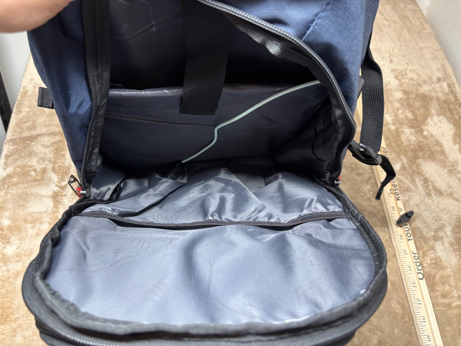 NWT Swiss Digital Design UniVector SD803-01 Backpack, USB Charging Port, RFID