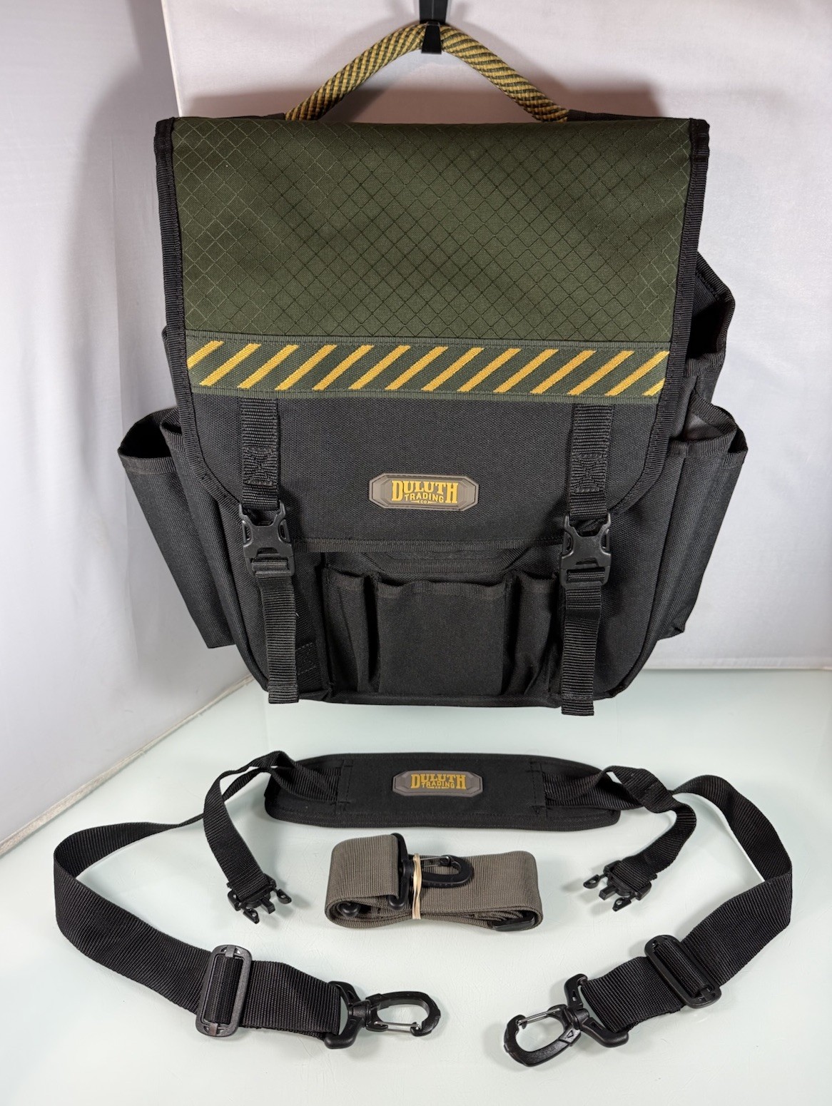 Duluth Trading Laptop Mechanic Electrician Multi Pocket Messenger Tool Bag Black