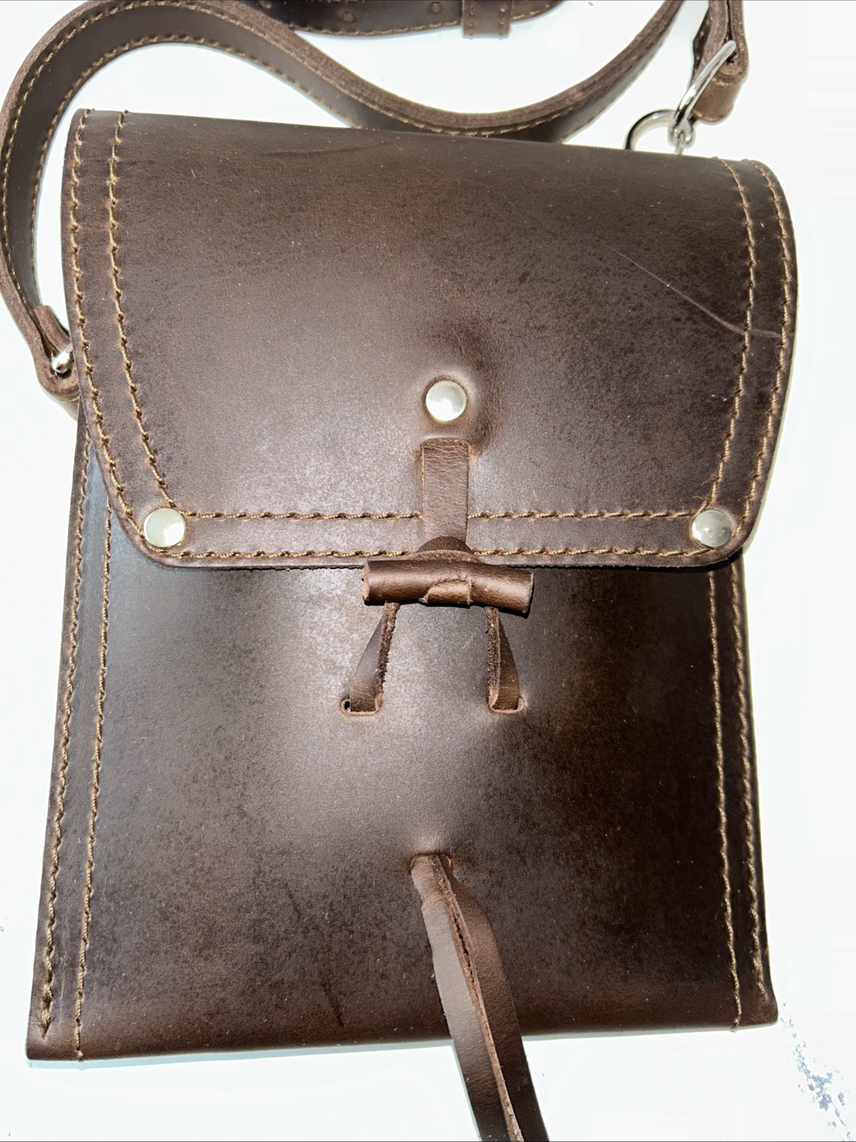 Saddleback Leather Pouch w Strap Chestnut Brown NWOT 8.75”Lx6.75”Wx1.5”D