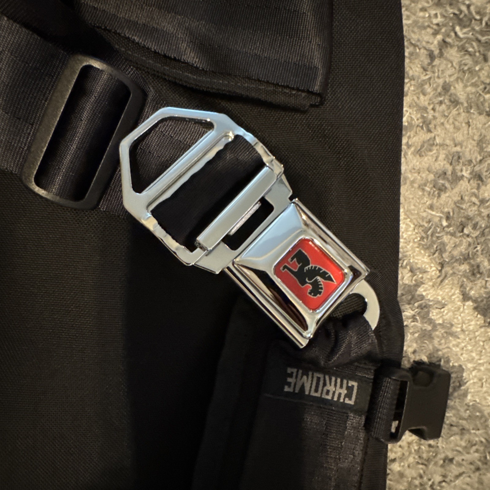 Chrome Industries Mini Metro Messenger Bag Black/Red