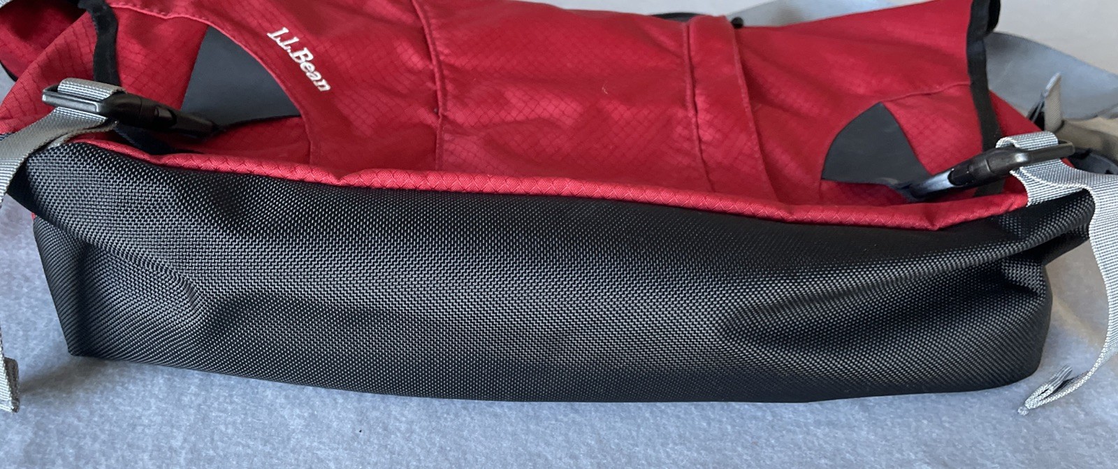 LL BEAN Laptop Commuter Adjustable Shoulder Messenger/Day Bag Red