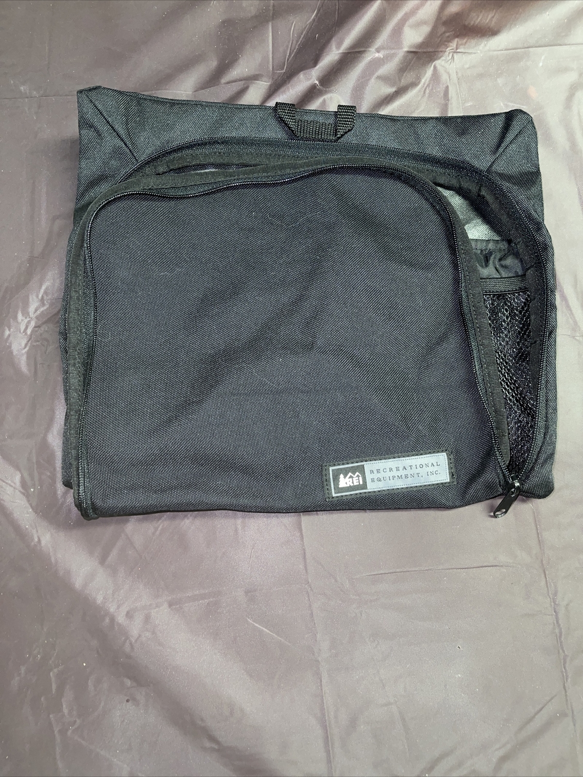 REI 233 sundry personal items travel bag