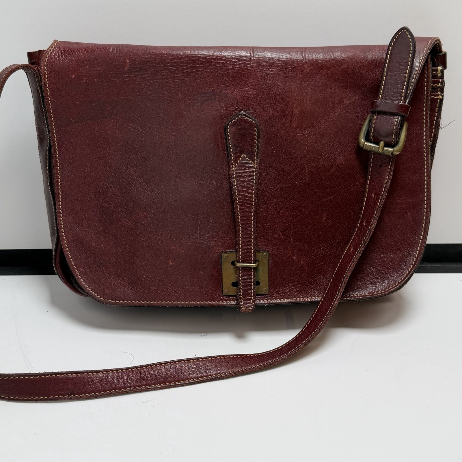 Levenger Burgundy Leather Messenger Bag Briefcase Shoulder Satchel Vintage