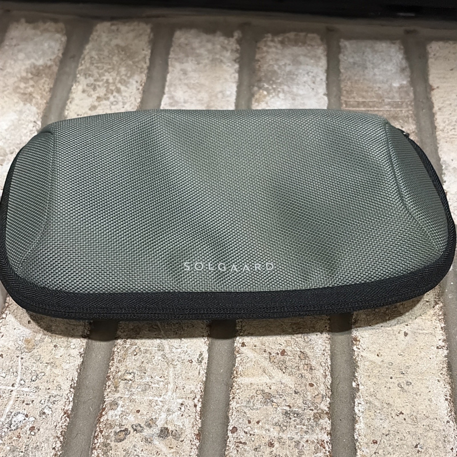 Solgaard Lifekit Travel Organizer Basillic Green Zip Pockets Shore-Tex NEW