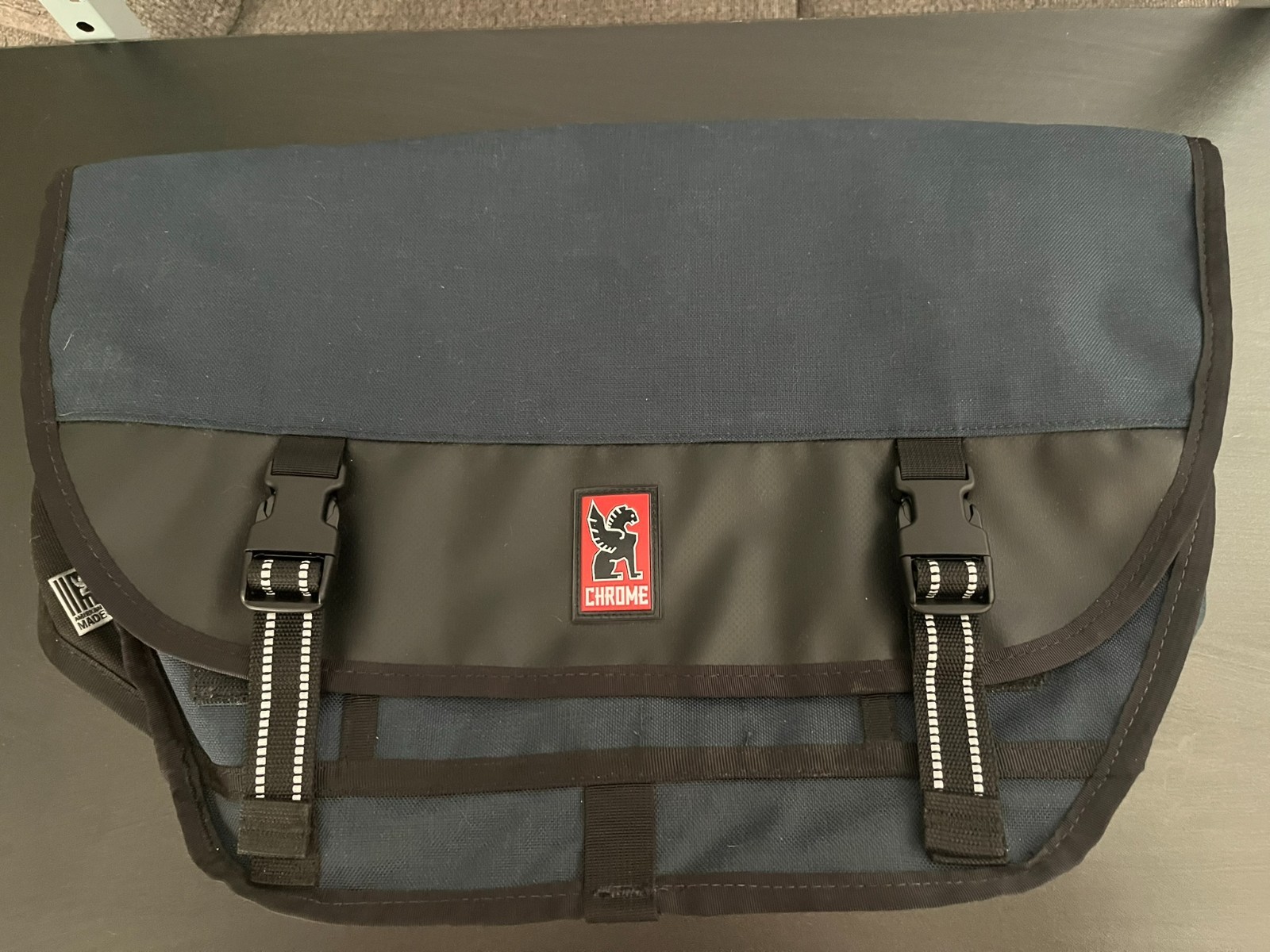 Near Mint Chrome Industries Messenger Bag M Size Navy Blue Mini Metro Seat Belt