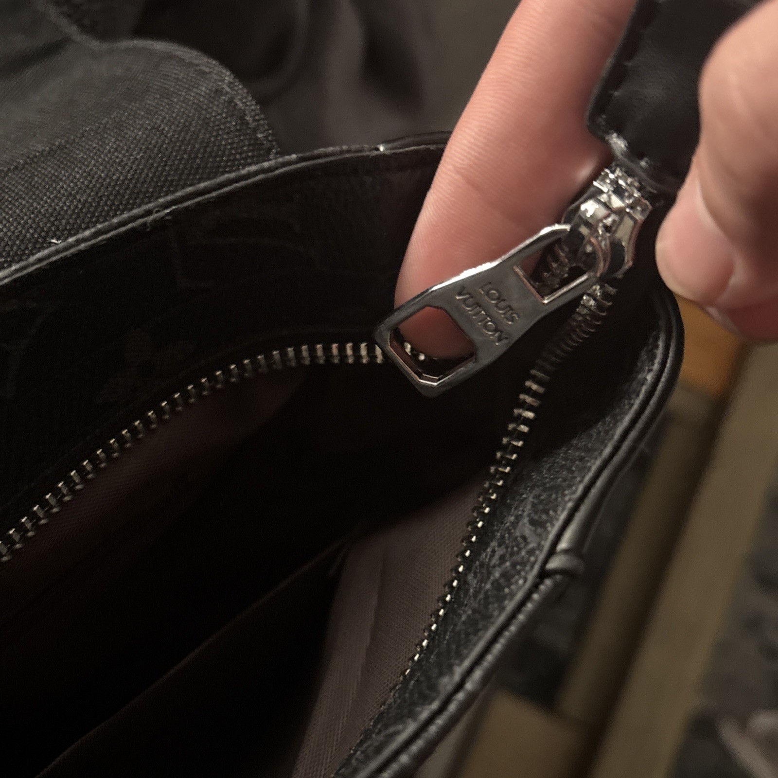 Louis Vuitton Monogram District Messenger Bag Black LV Crossbody Mens Unisex Bag