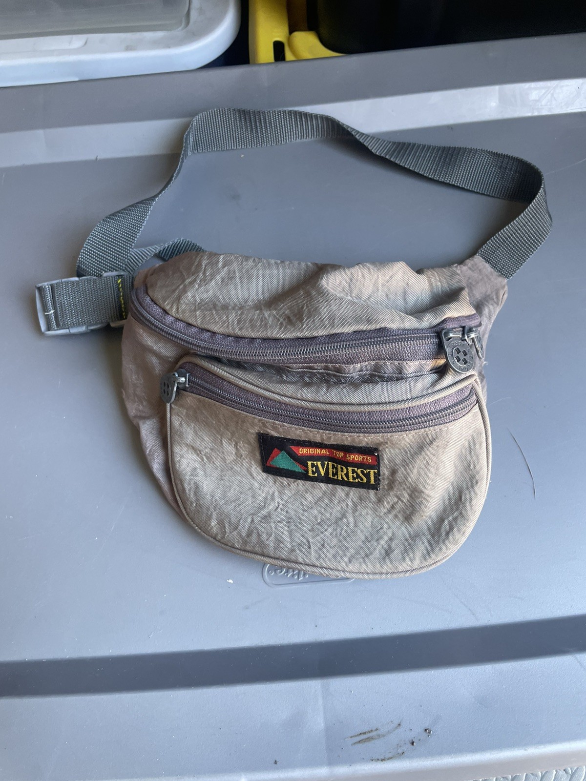 Everest Original Vintage Top Sports Nylon Fanny Pack Travel Hip Waist Pack Gray