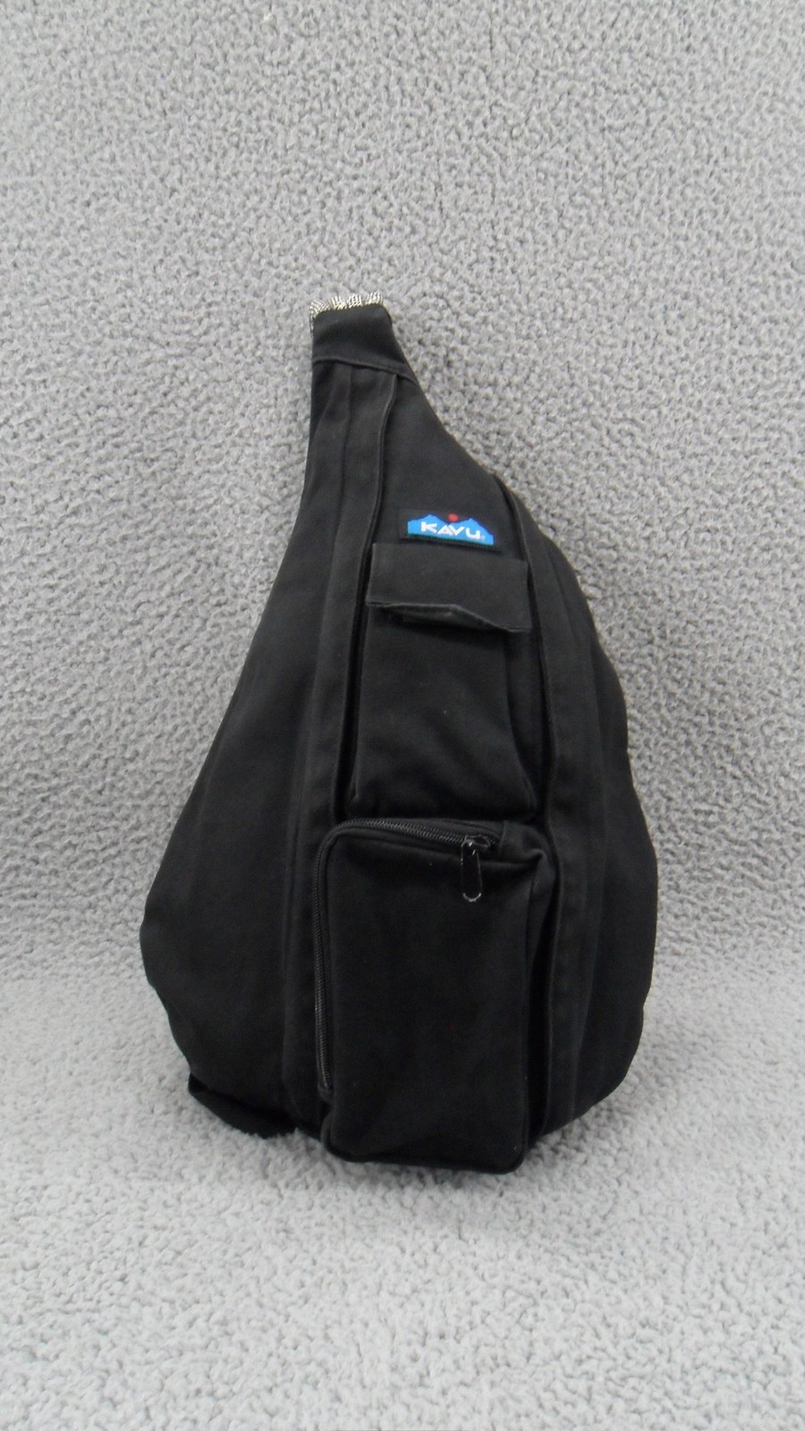 KAVU Crossbody Bag Black Travel Sling Rope Strap Athletic Zip Buckle